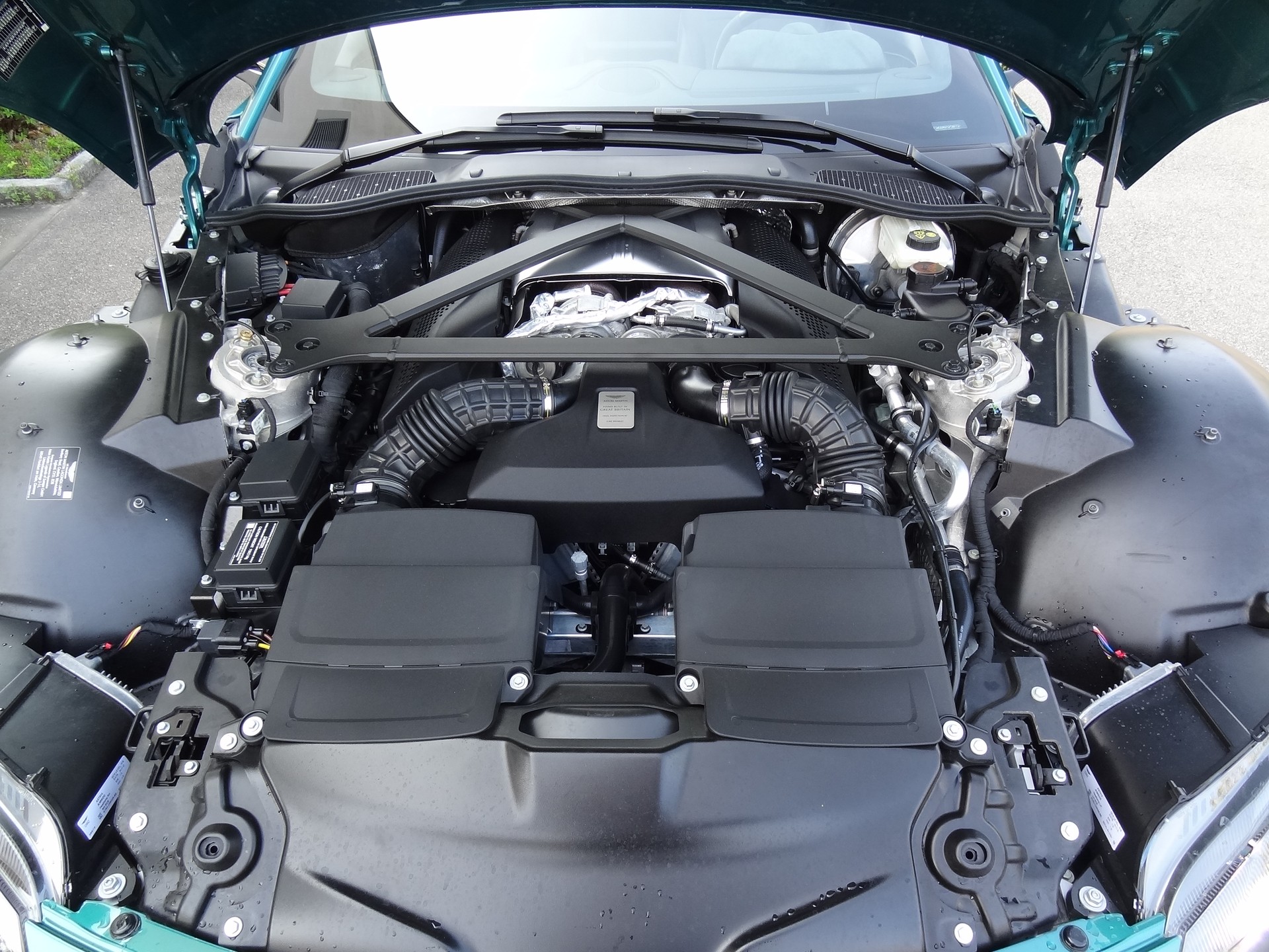 ASTON MARTIN Roadster F1-image-21