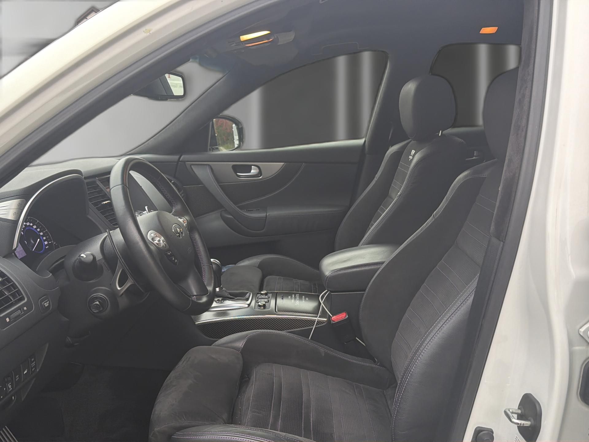 INFINITI FX 50 S Vettel Edition Nr.1 AWD Automatic-image-10