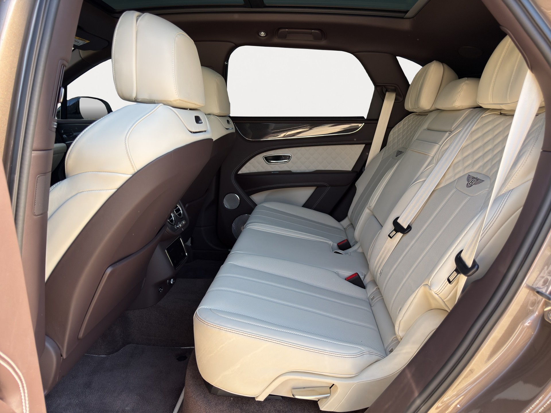 BENTLEY Bentayga V6 Hybrid-image-12