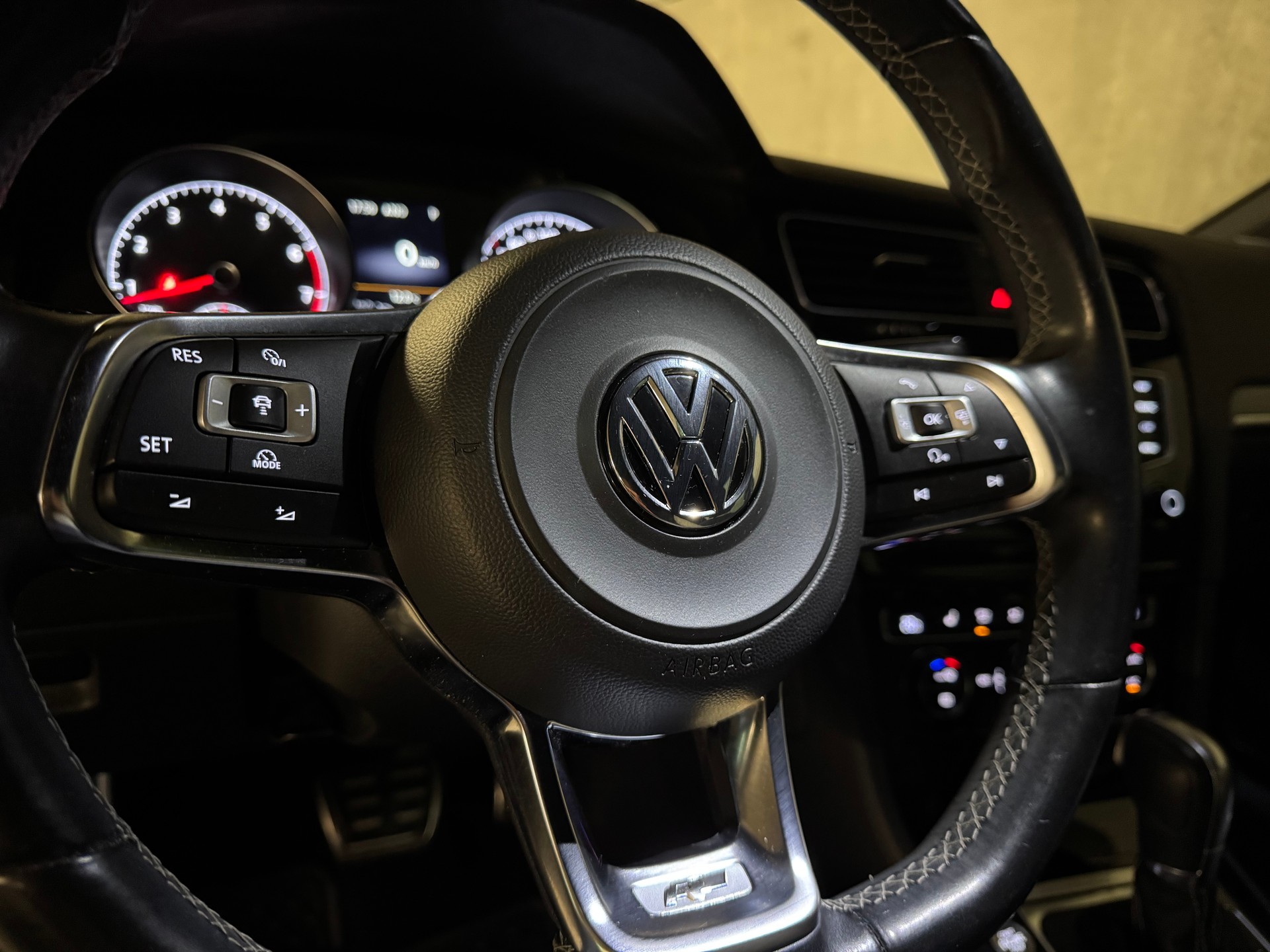VW Golf 1.4 TSI Cup R-Line DSG-image-28