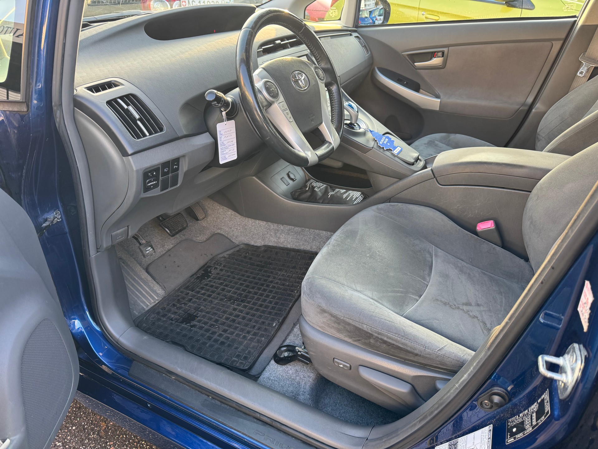 TOYOTA Prius 1.8 16V HSD Sol Premium-image-8