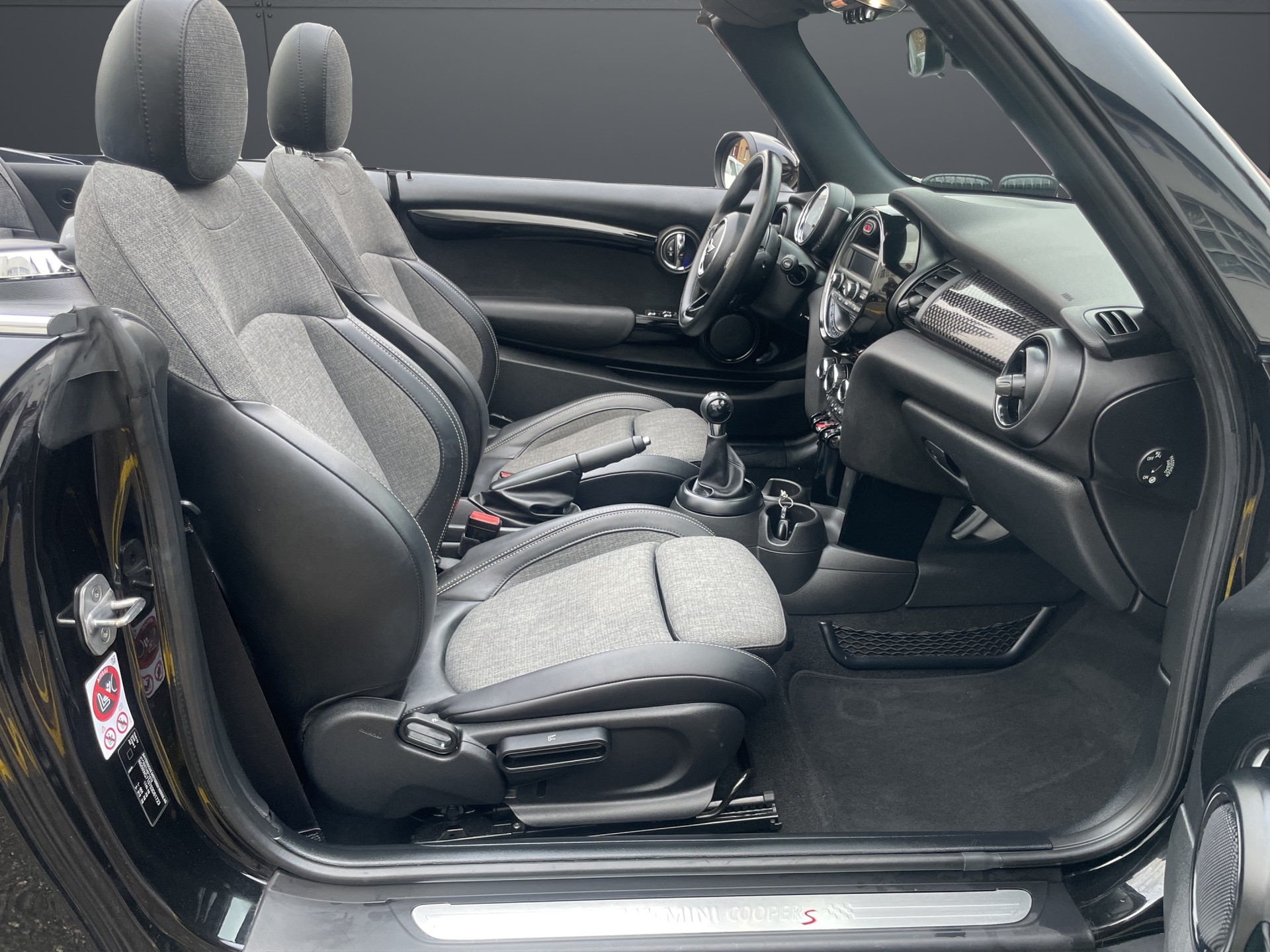 MINI Cooper S Cabriolet-image-7