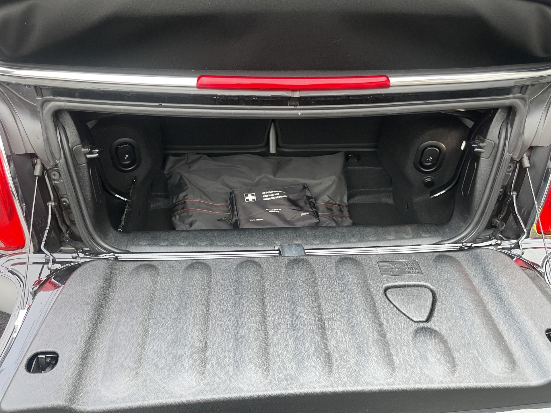 MINI Cooper S Cabriolet-image-11