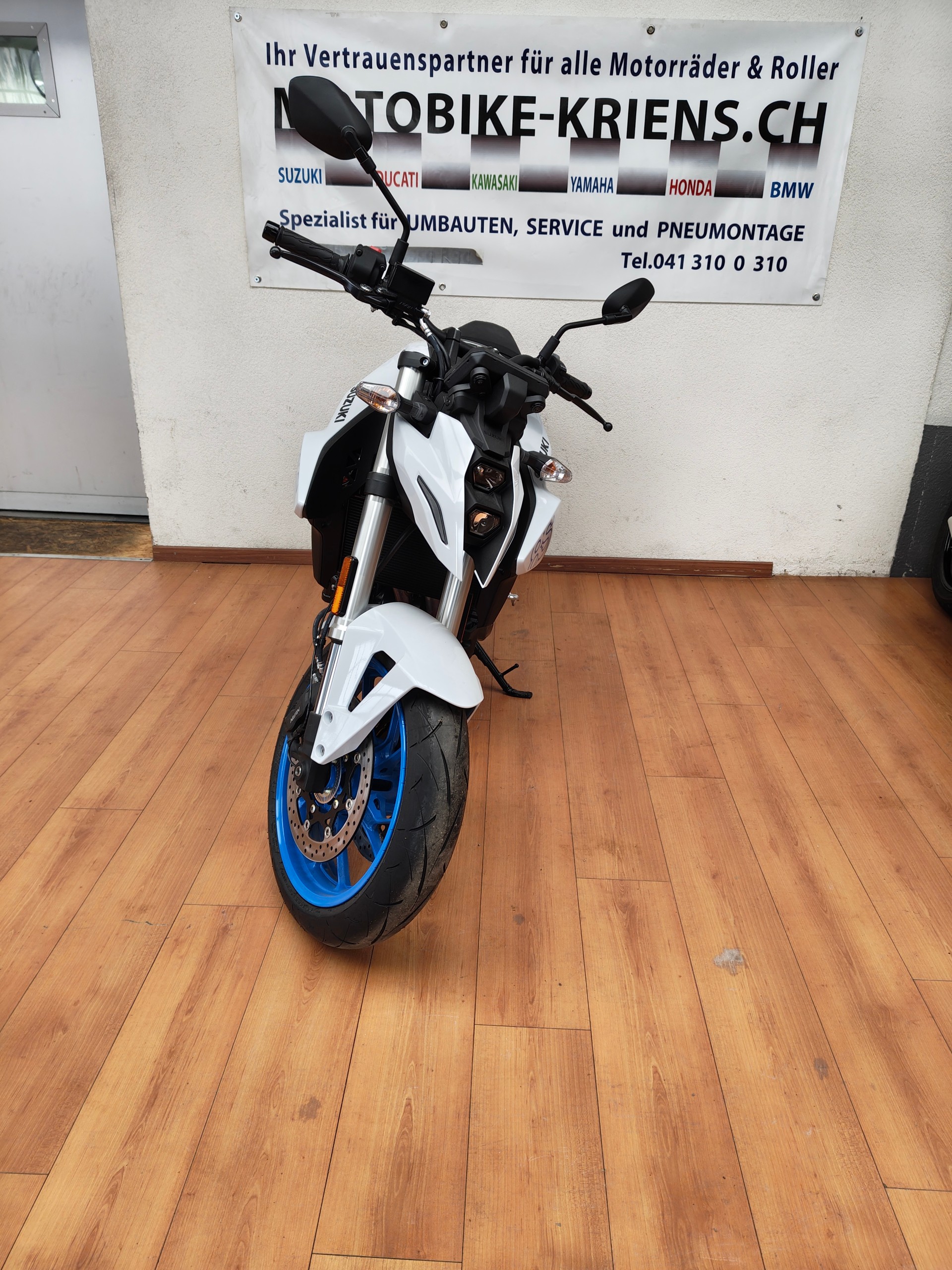 SUZUKI GSX 8 S (35kW)-image-1