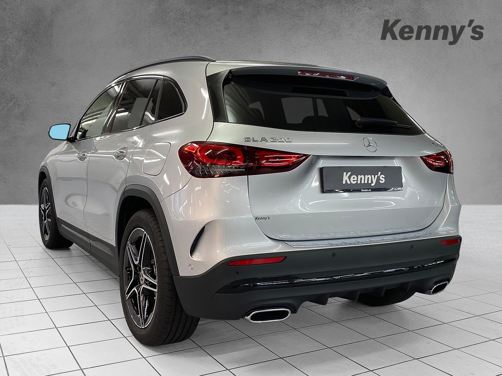 MERCEDES-BENZ GLA 200 AMG Line 4MATIC-image-3