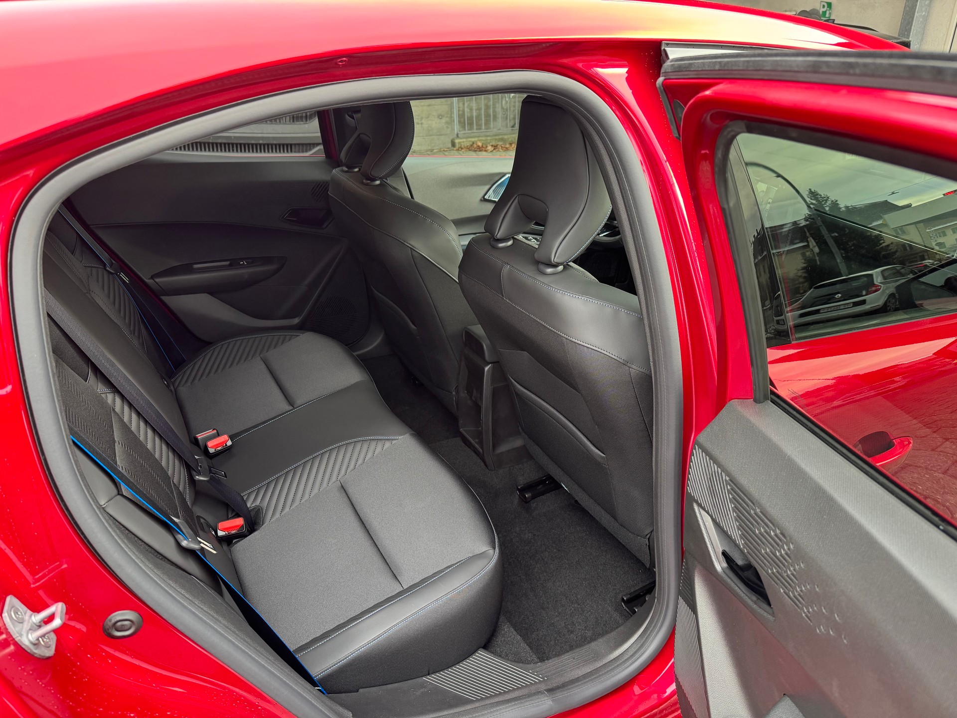 RENAULT Clio 1.8 E-Tech Esprit Alpine-image-10