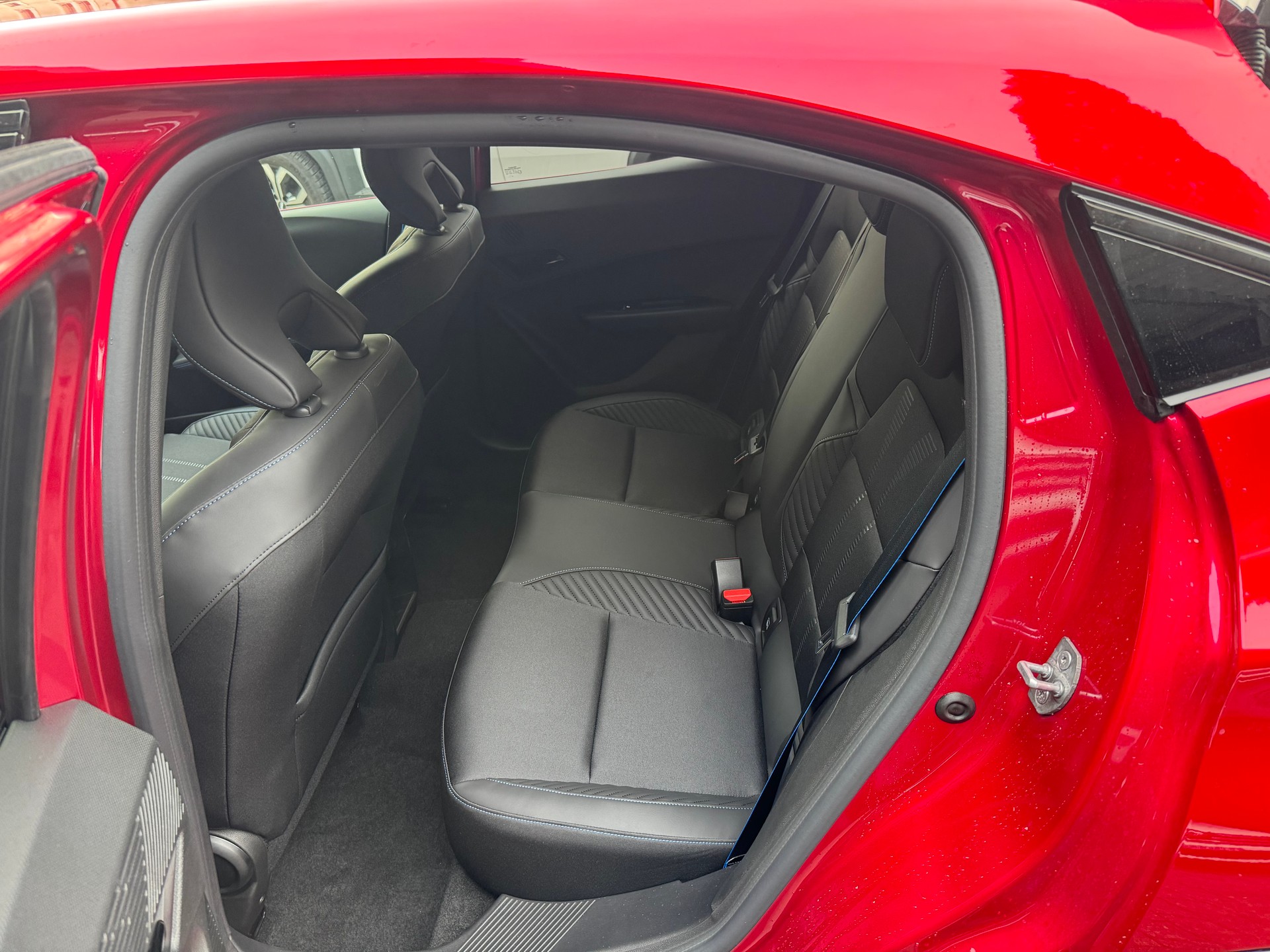 RENAULT Clio 1.8 E-Tech Esprit Alpine-image-12