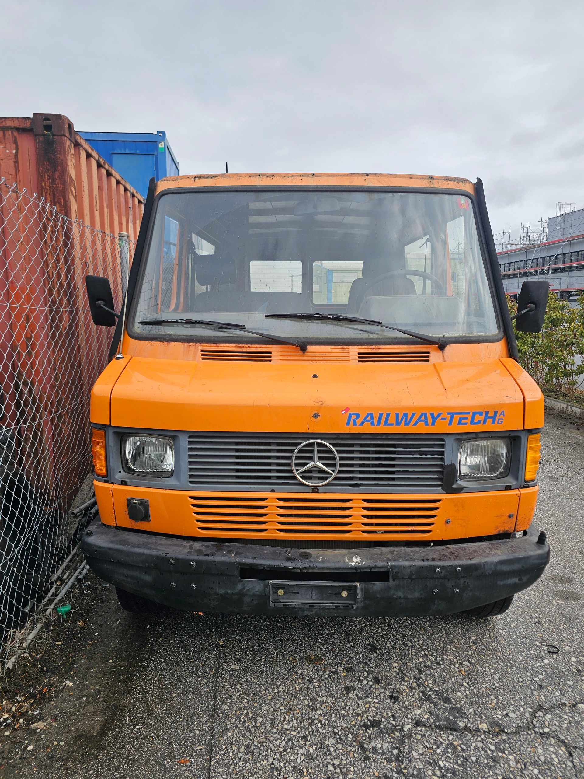 MERCEDES-BENZ 310
