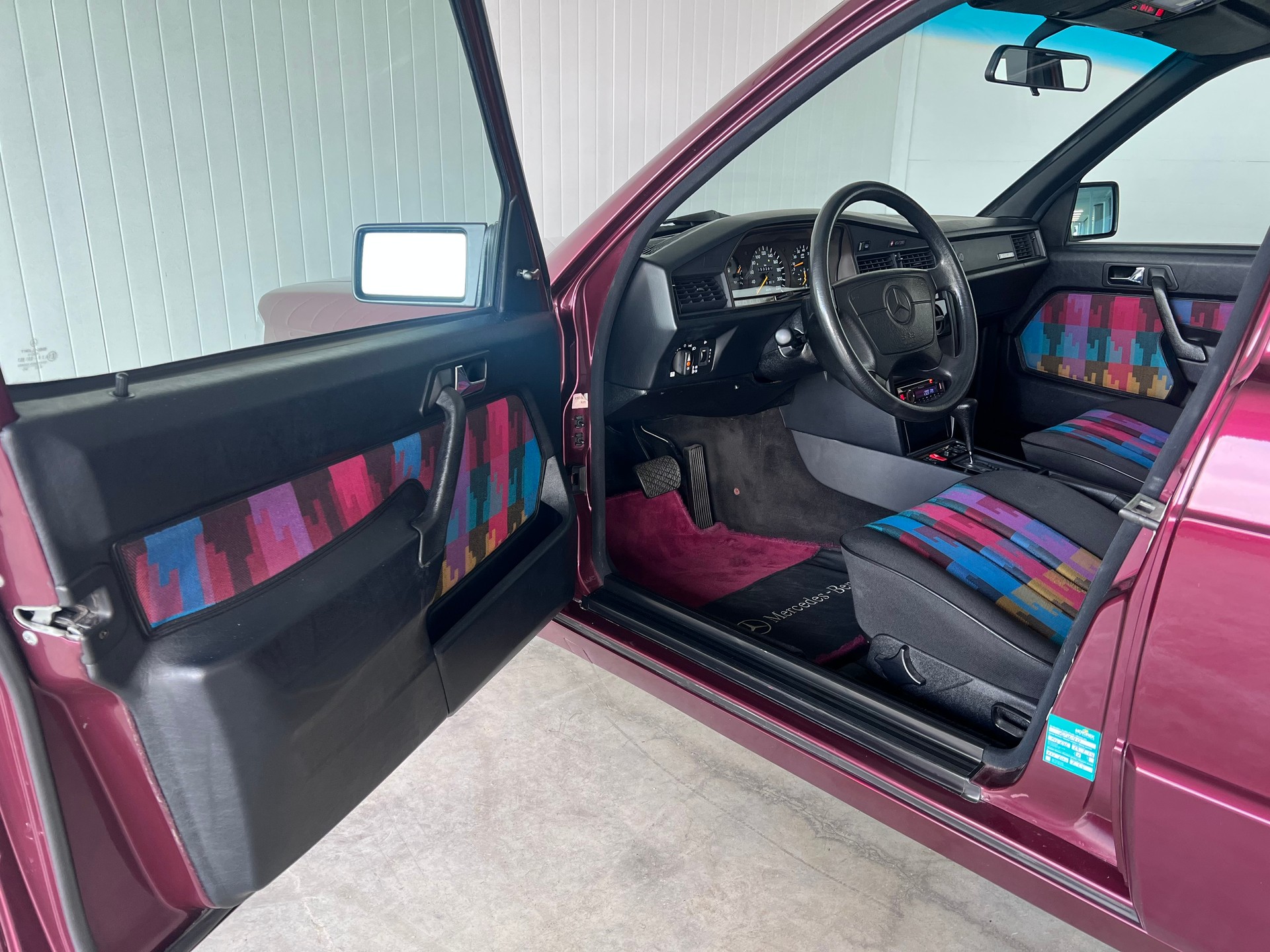 MERCEDES-BENZ 190 E 1.8 Avantgarde Rosso Nr. 45/280-image-11