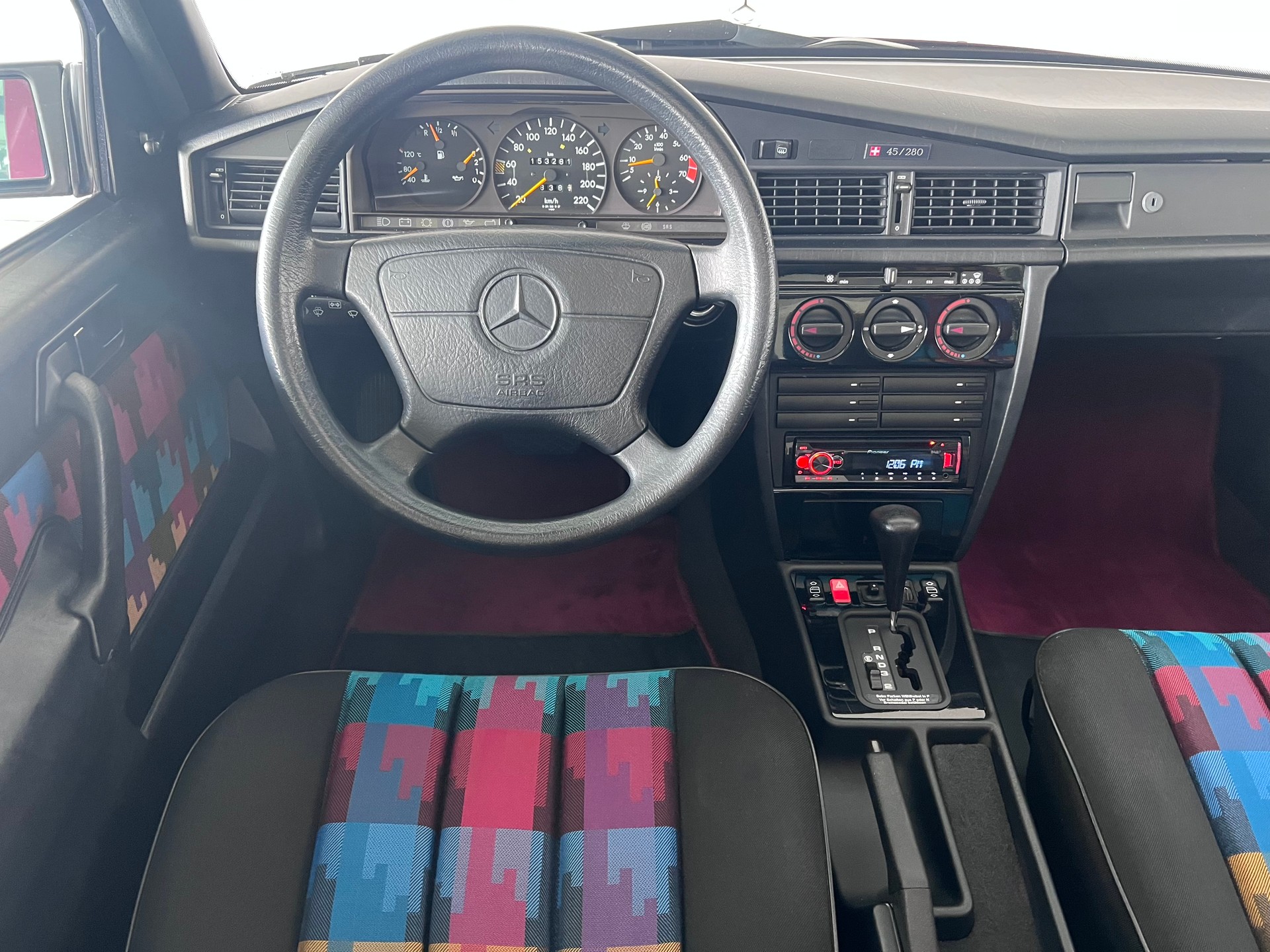 MERCEDES-BENZ 190 E 1.8 Avantgarde Rosso Nr. 45/280-image-23