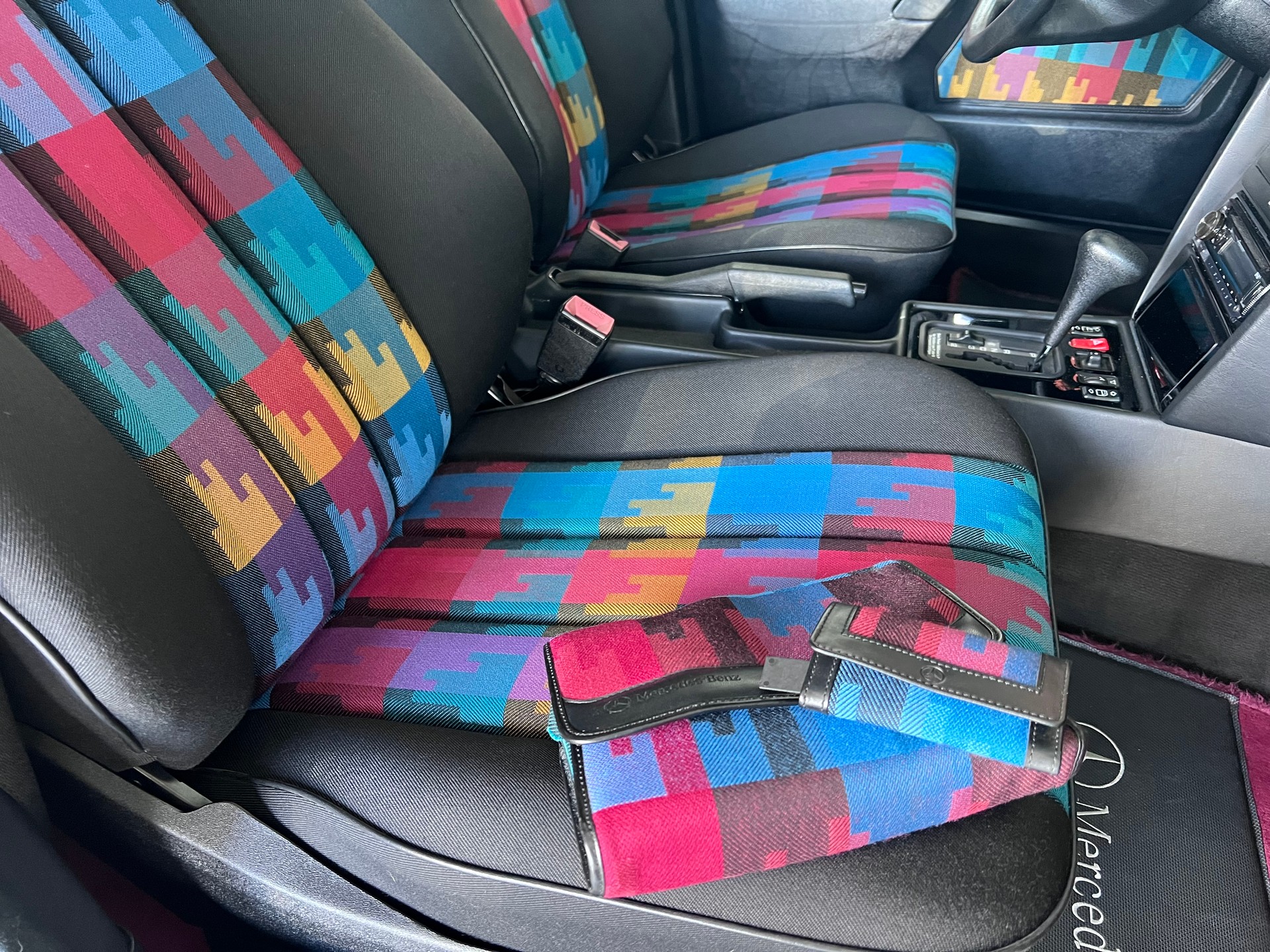 MERCEDES-BENZ 190 E 1.8 Avantgarde Rosso Nr. 45/280-image-25