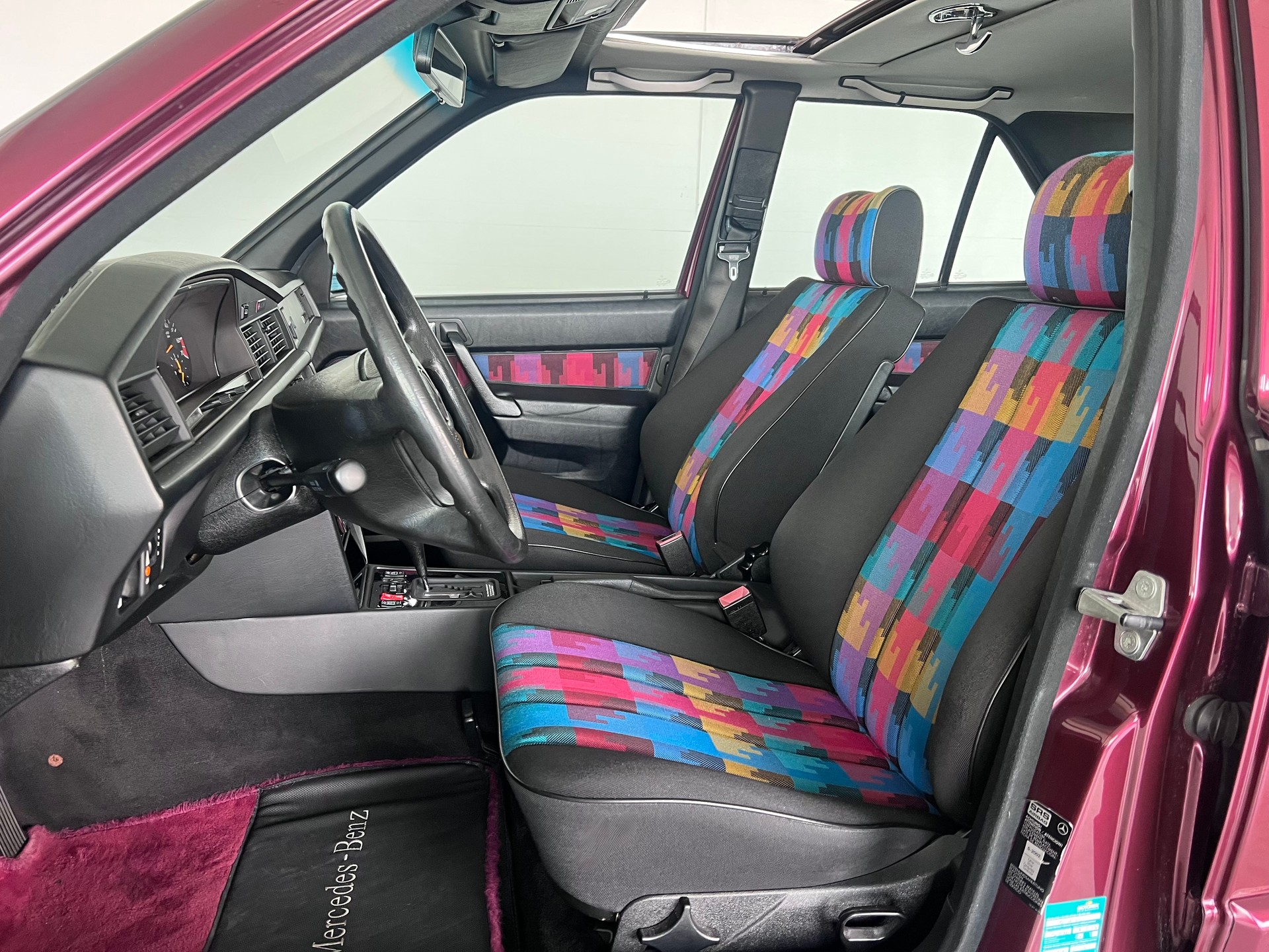 MERCEDES-BENZ 190 E 1.8 Avantgarde Rosso Nr. 45/280-image-14
