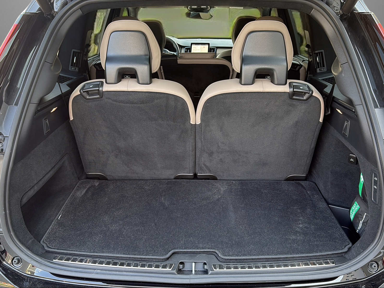 VOLVO XC90 T8 eAWD PluginHybrid Ultra Dark Geartronic-image-6