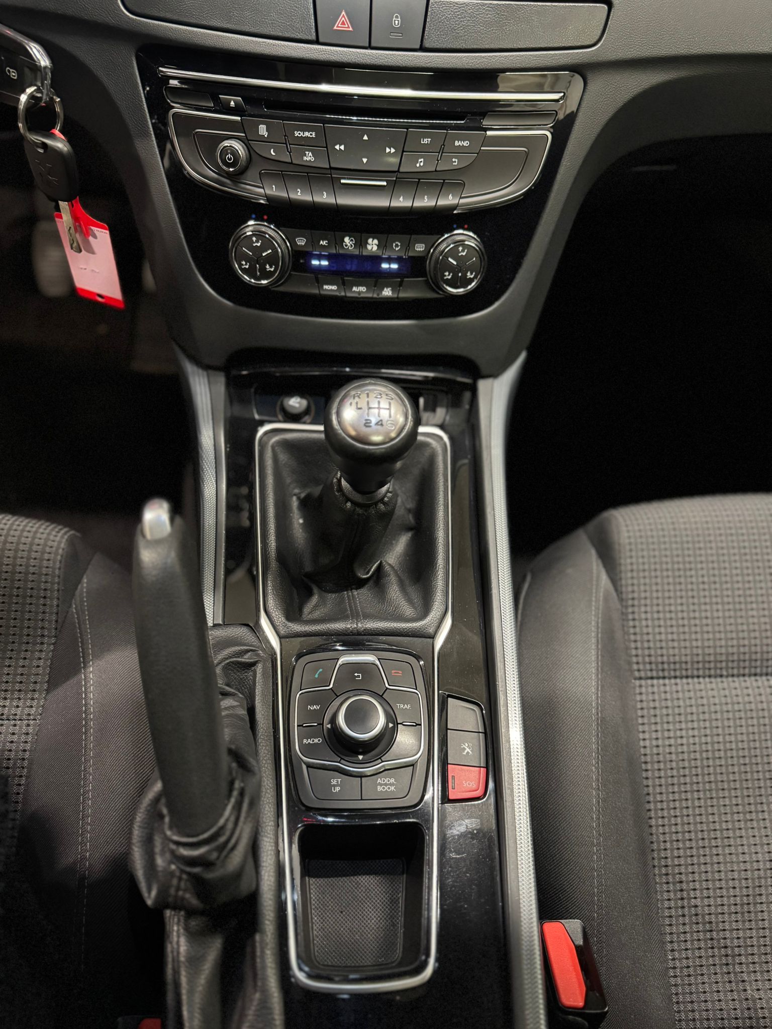 PEUGEOT 508 SW 2.0 HDI Business-image-11