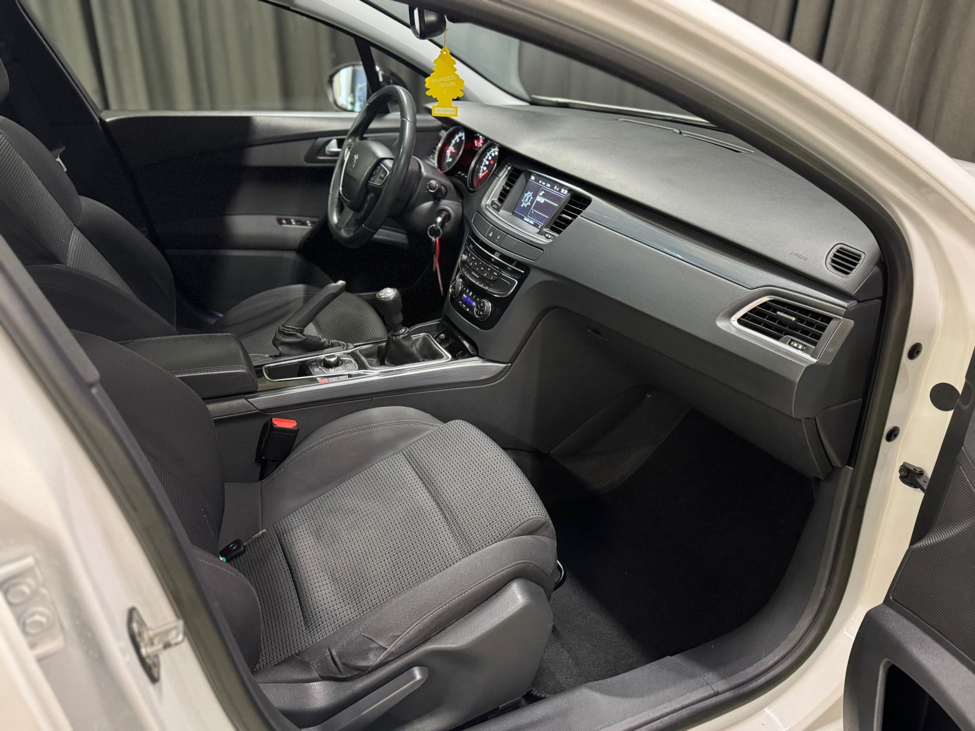 PEUGEOT 508 SW 2.0 HDI Business-image-14