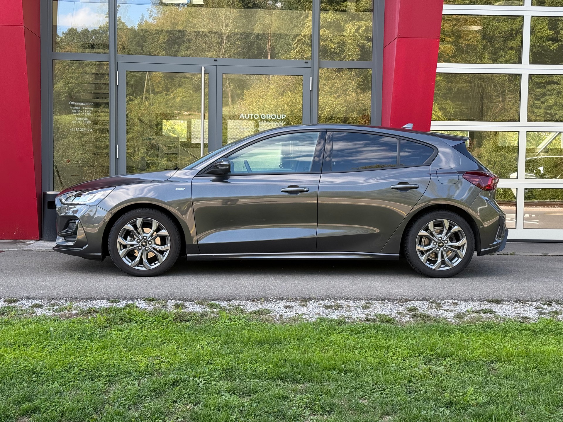 FORD Focus 1.0 MHEV ST-Line LEASING AB 244.25 CHF / MONAT-showroom-element-1