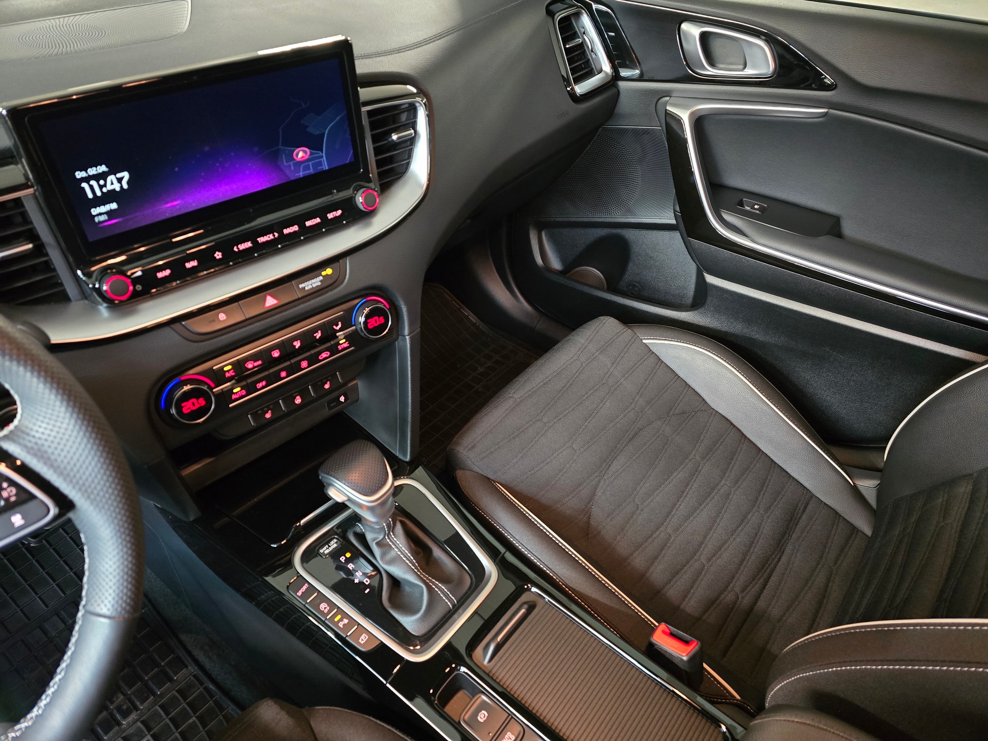 KIA ProCeed 1.5 T-GDi MHEV GT-Line DCT-image-11