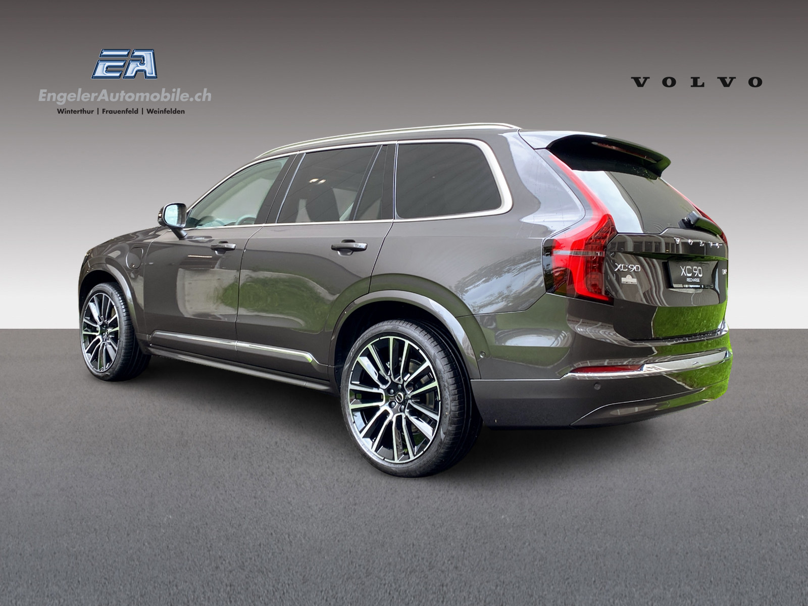 VOLVO XC90 2.0 T8 TE Ultra Bright eAWD-showroom-element-3