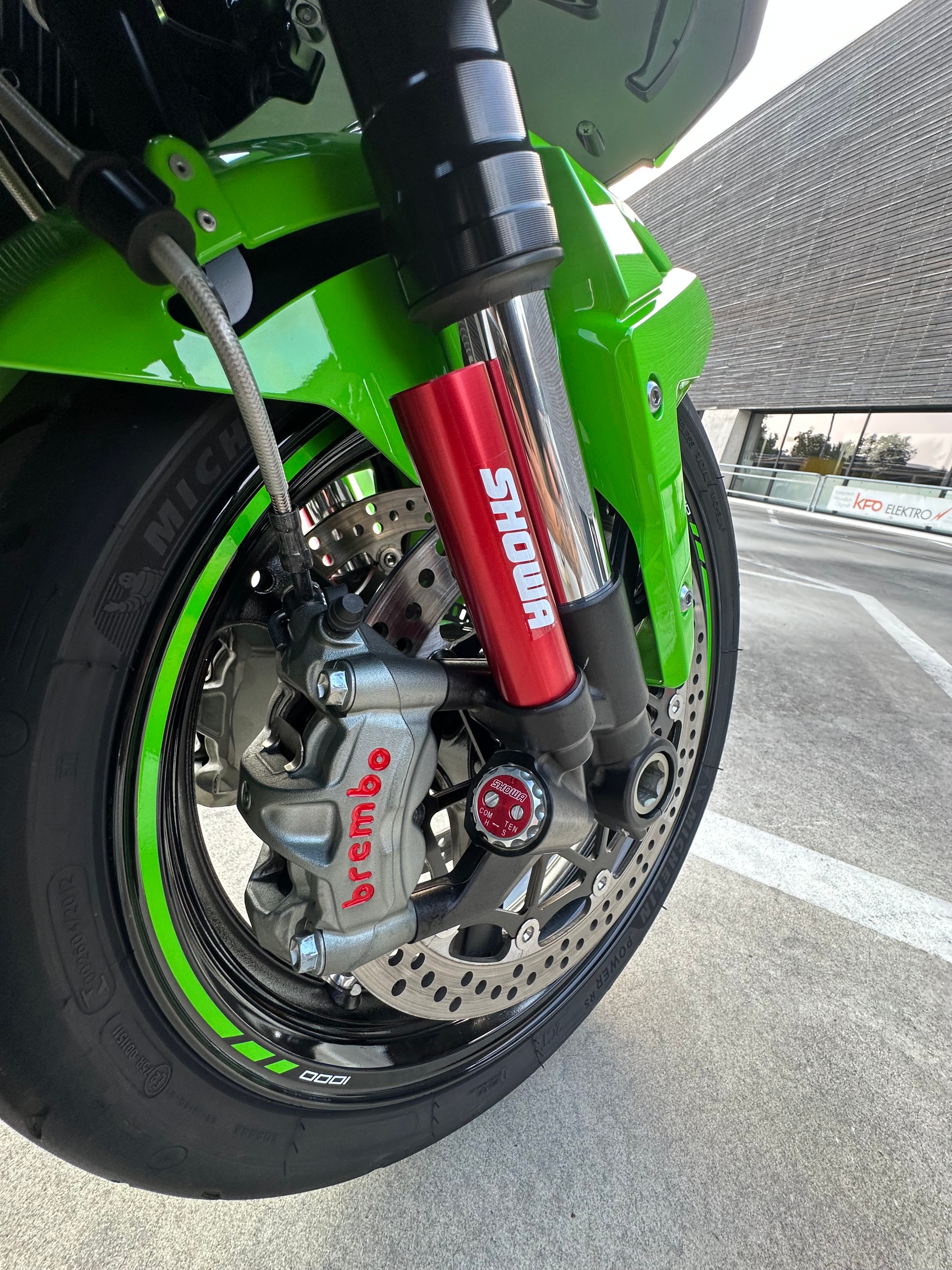KAWASAKI NINJA ZX-10R-image-4