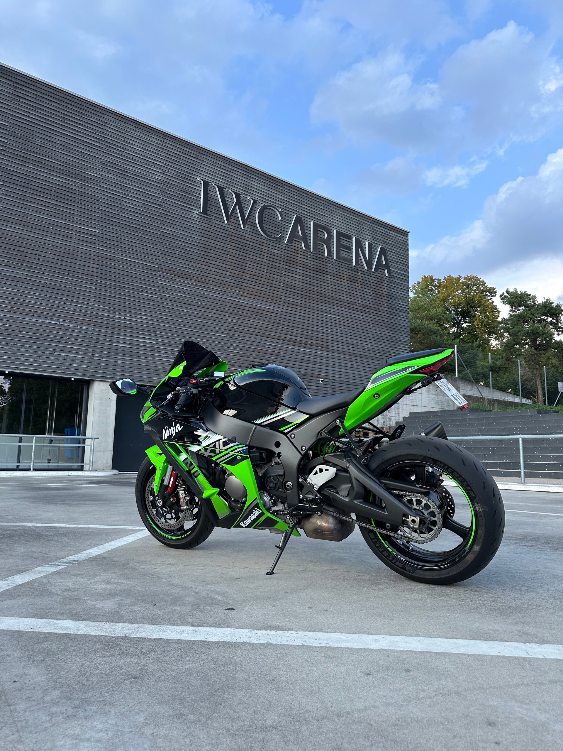 KAWASAKI NINJA ZX-10R-image-1