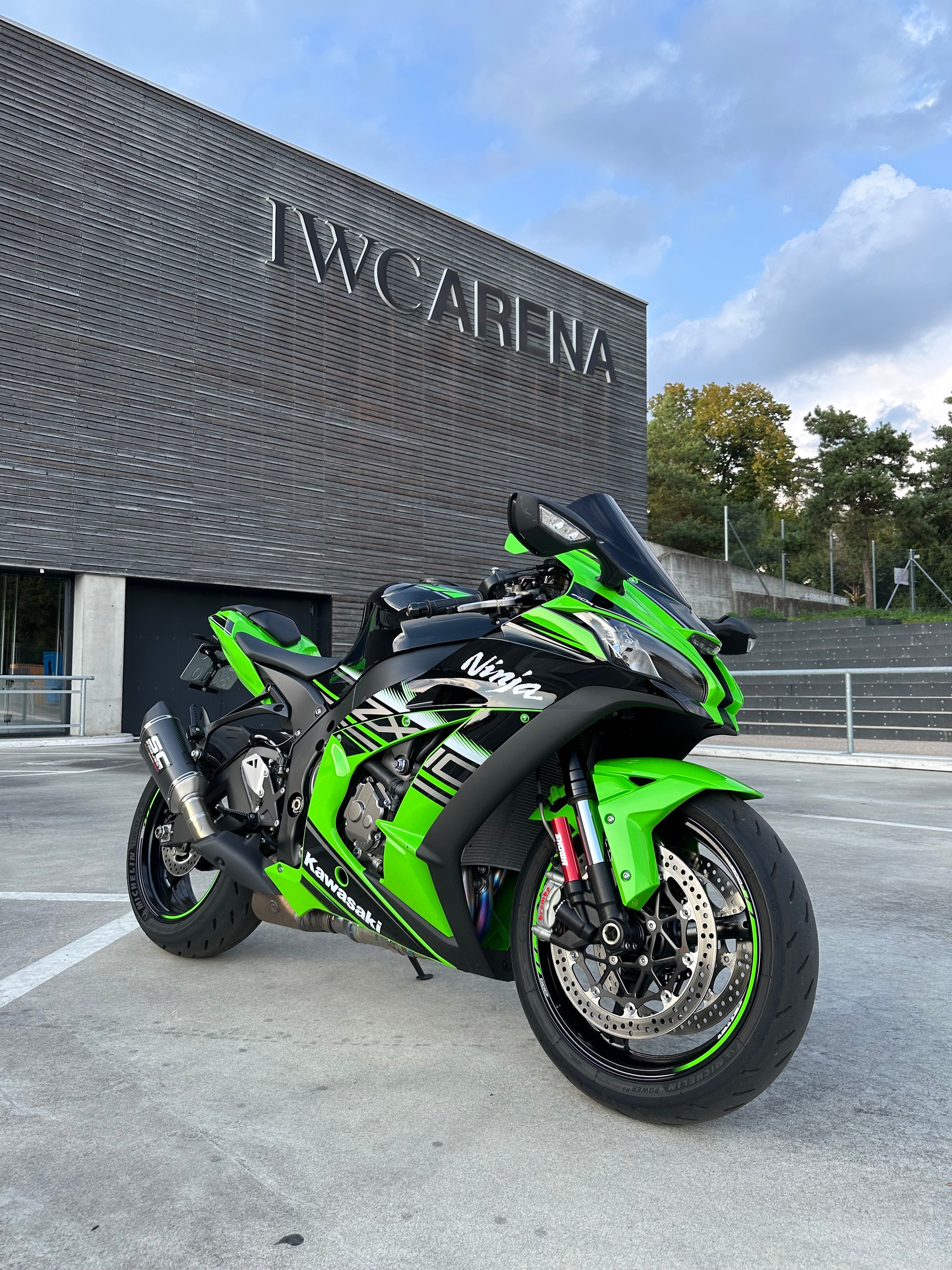 KAWASAKI NINJA ZX-10R-image-0