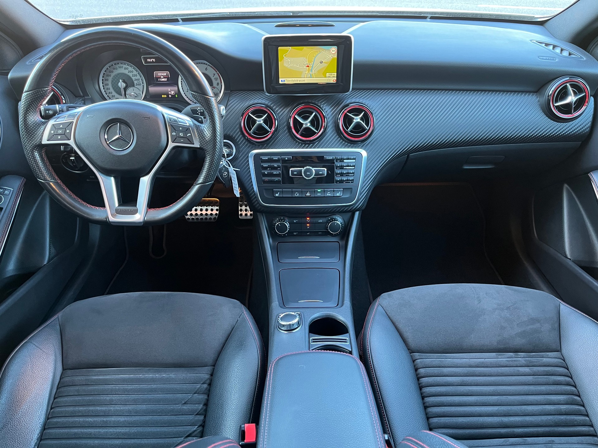 MERCEDES-BENZ A 250 AMG Line 4Matic 7G-DCT / Frisch ab MFK & Service / 1.Hand-image-7