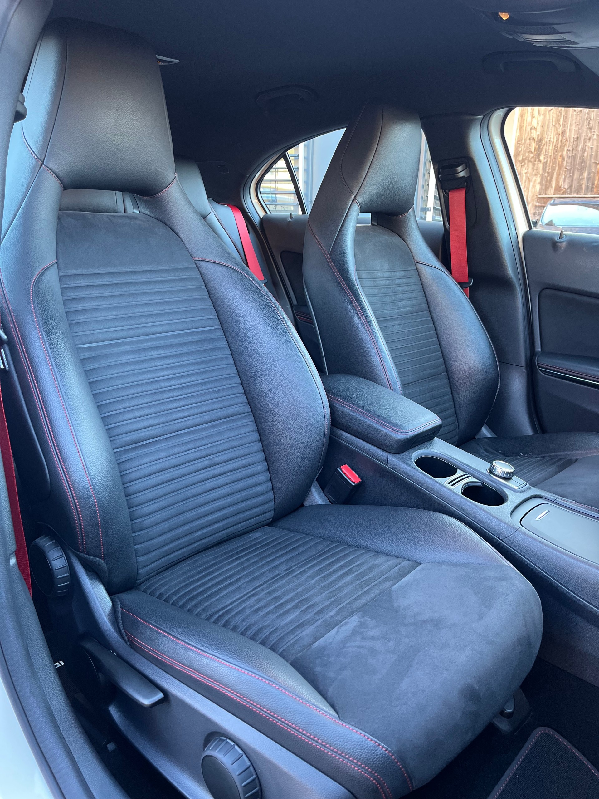 MERCEDES-BENZ A 250 AMG Line 4Matic 7G-DCT / Frisch ab MFK & Service / 1.Hand-image-14