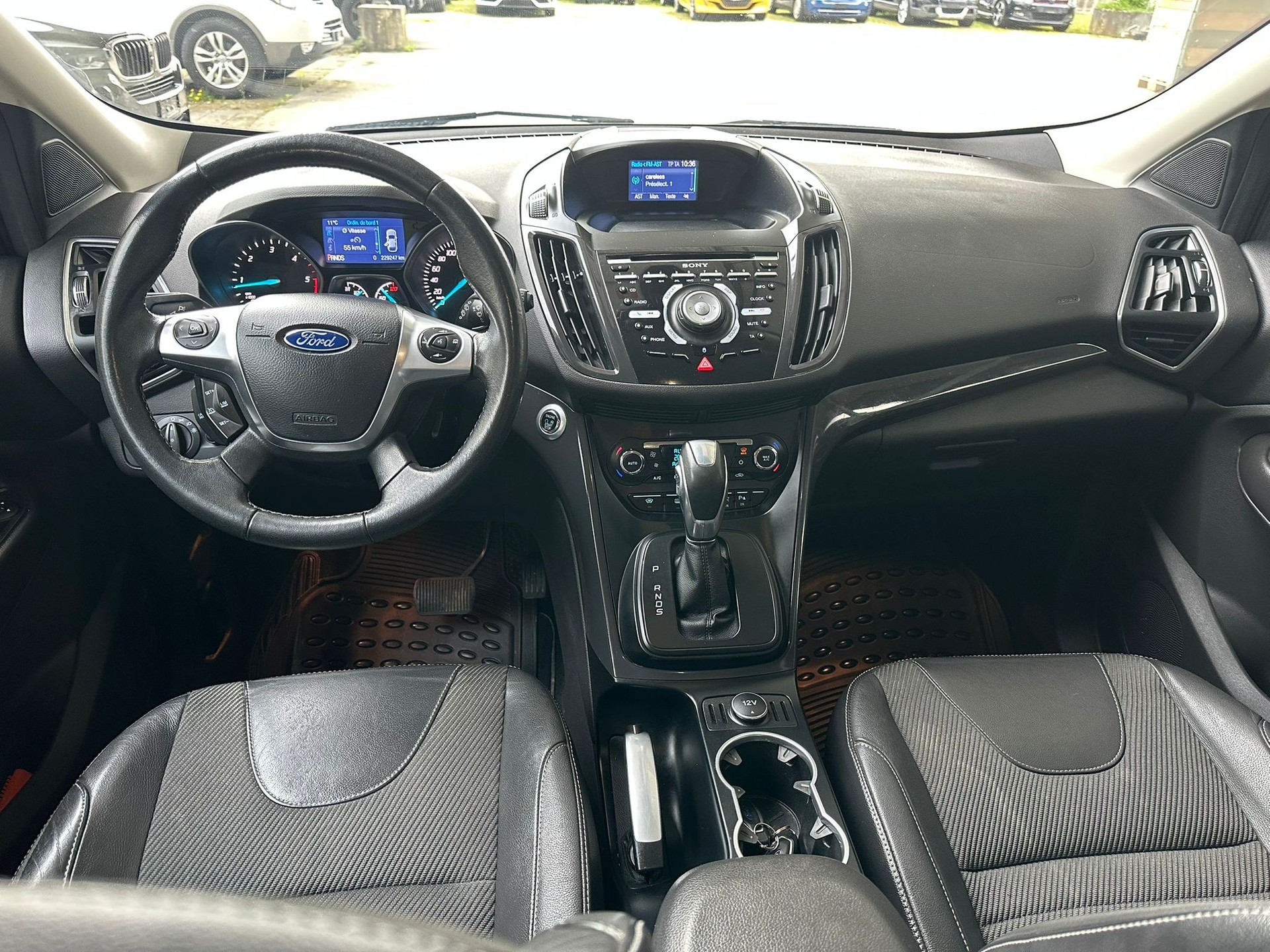 FORD Kuga 2.0 TDCi Titanium 4WD PowerShift-image-9