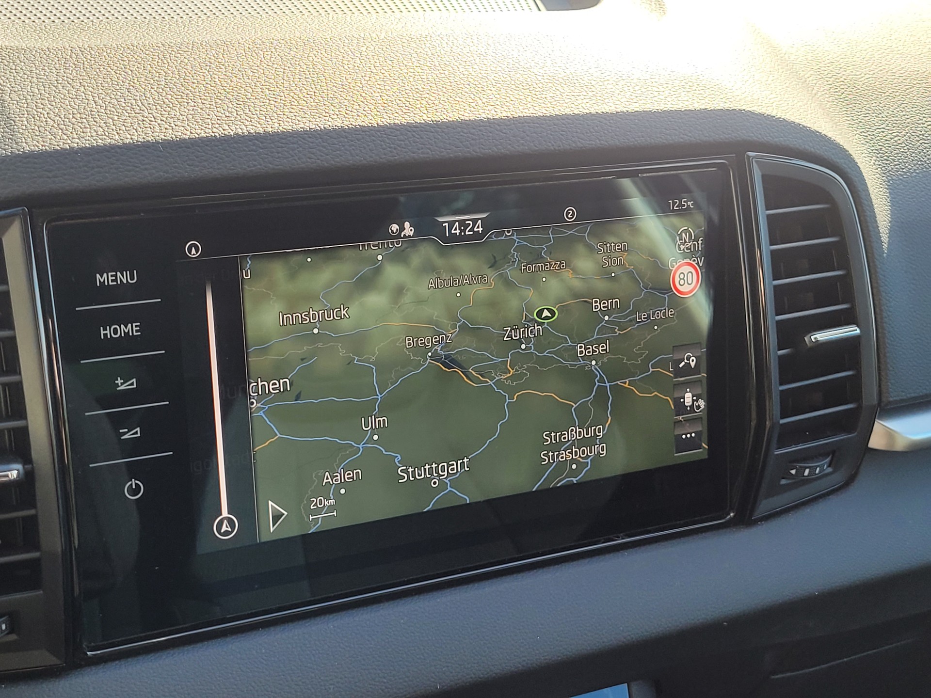 SKODA Karoq 2.0 TDI CR Selection 4x4 DSG *Anhängerkupplung+Garantie*-image-13
