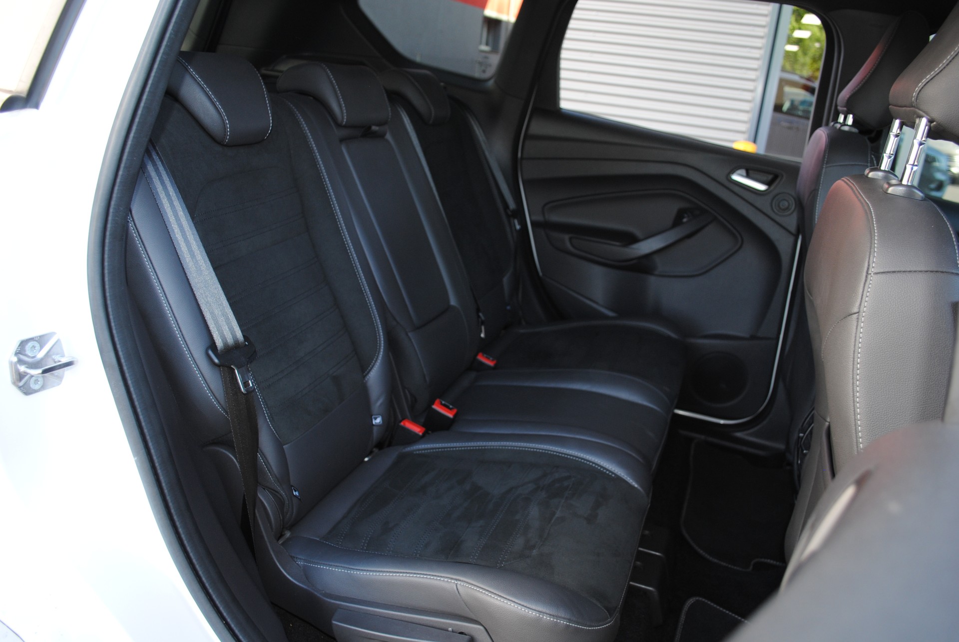 FORD Kuga 2.0 TDCi ST Line 4WD PowerShift-image-17