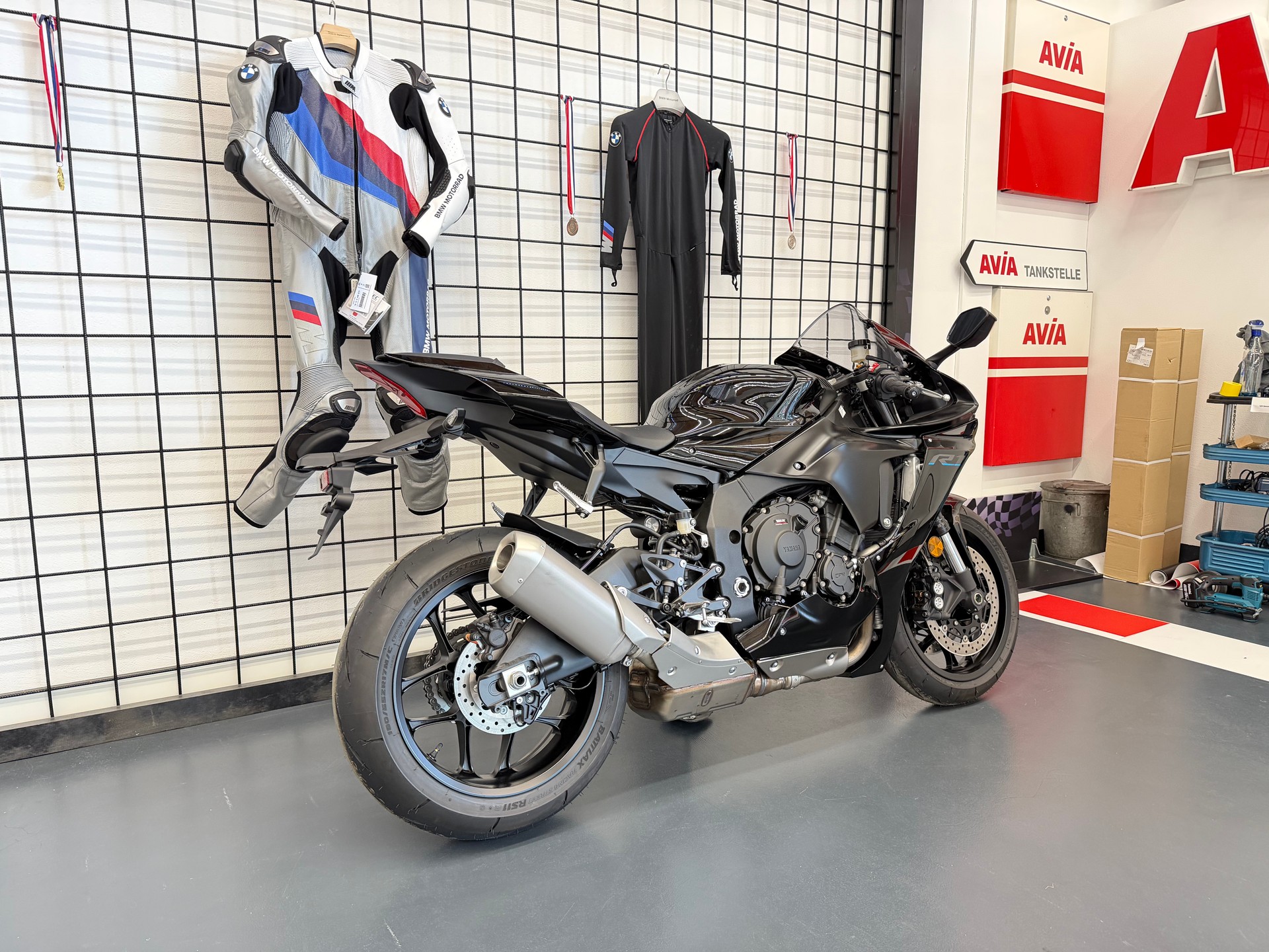 YAMAHA YZF-R1 ABS-image-2