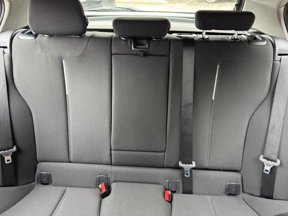 BMW 120d Sport Line Steptronic-image-12