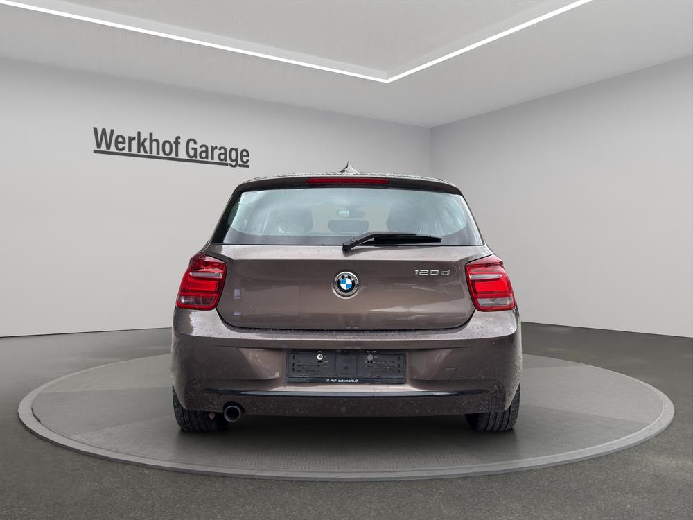 BMW 120d Sport Line Steptronic-image-5