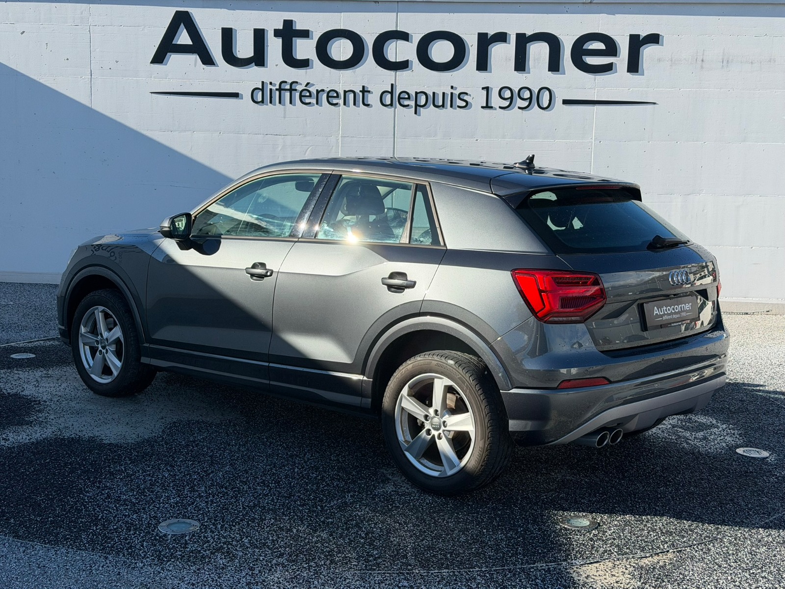 AUDI Q2 2.0 TFSI sport quattro S-tronic-showroom-element-3