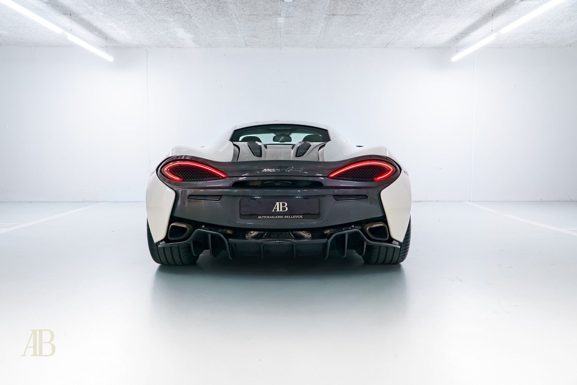 McLAREN 570S Coupé 3.8 V8 SSG-image-7