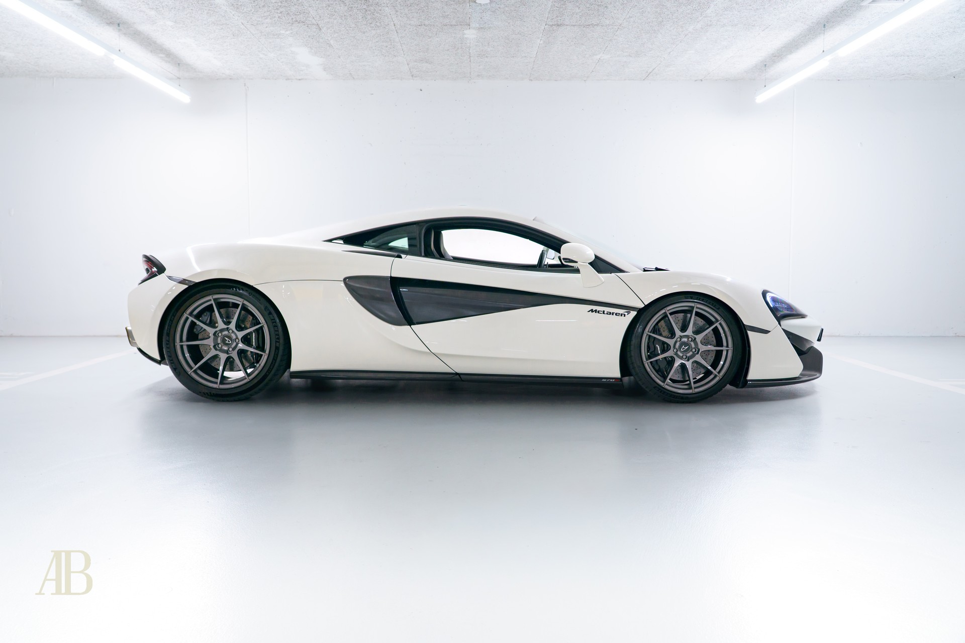 McLAREN 570S Coupé 3.8 V8 SSG-image-9