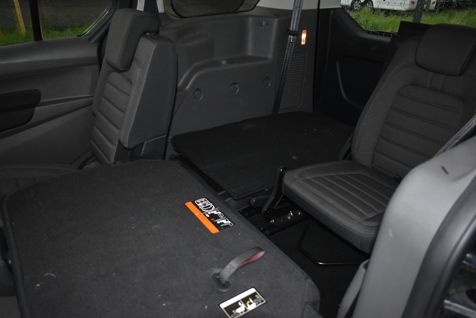 FORD Grand Tourneo Connect 1.5 EcoBlue Titanium Automat-image-3