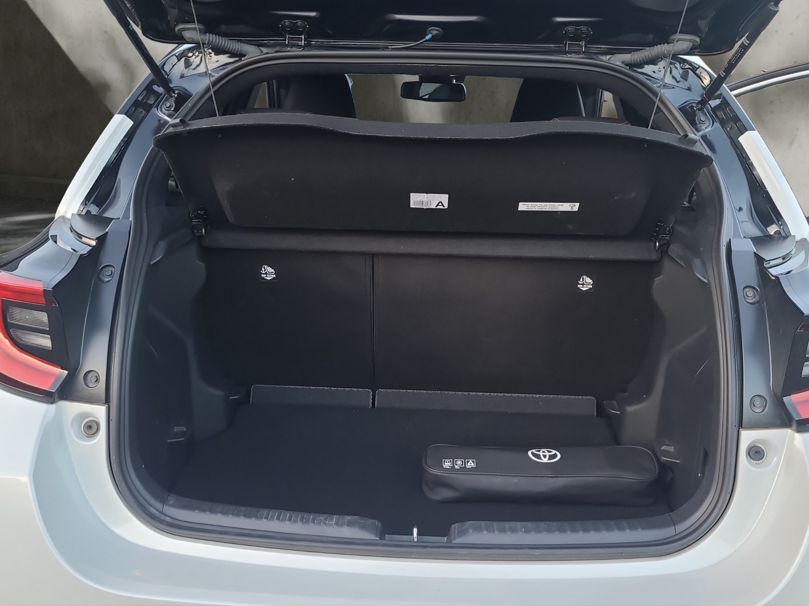 TOYOTA Yaris 1.5 GR Sport e-CVT-image-10