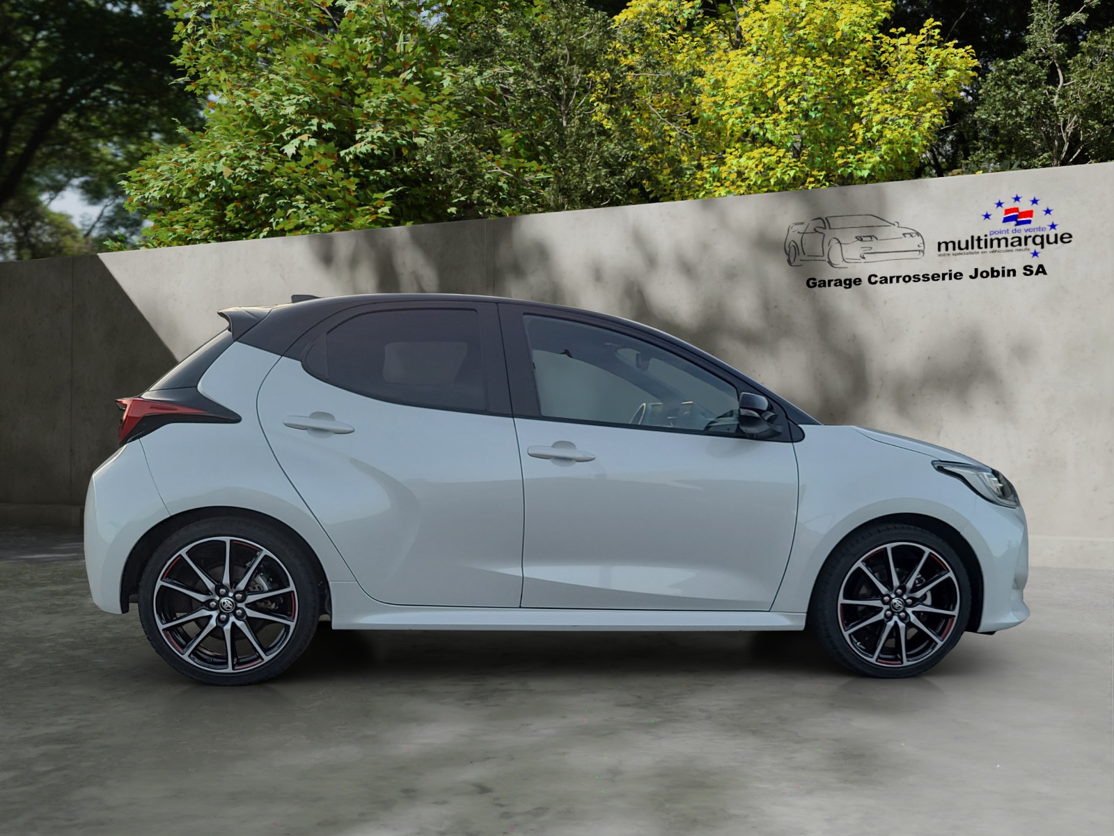 TOYOTA Yaris 1.5 GR Sport e-CVT-image-13