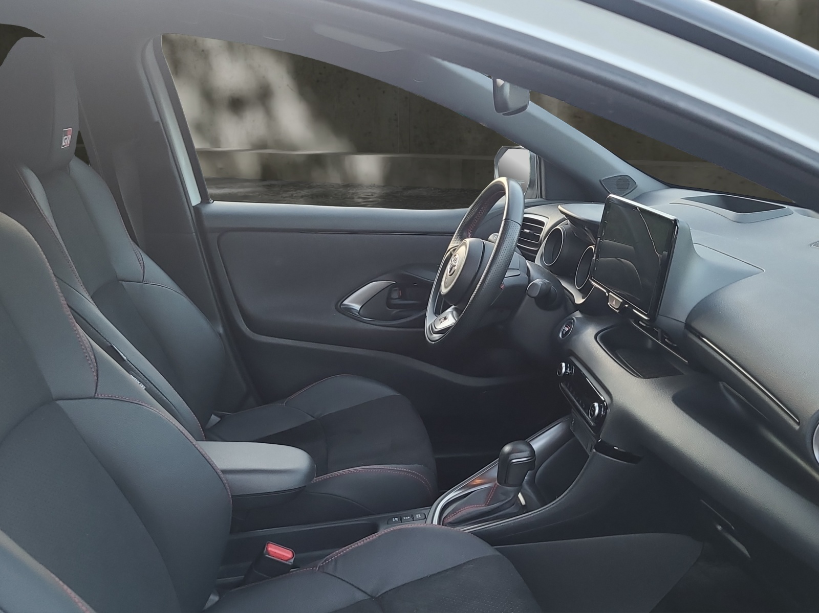 TOYOTA Yaris 1.5 GR Sport e-CVT-image-5