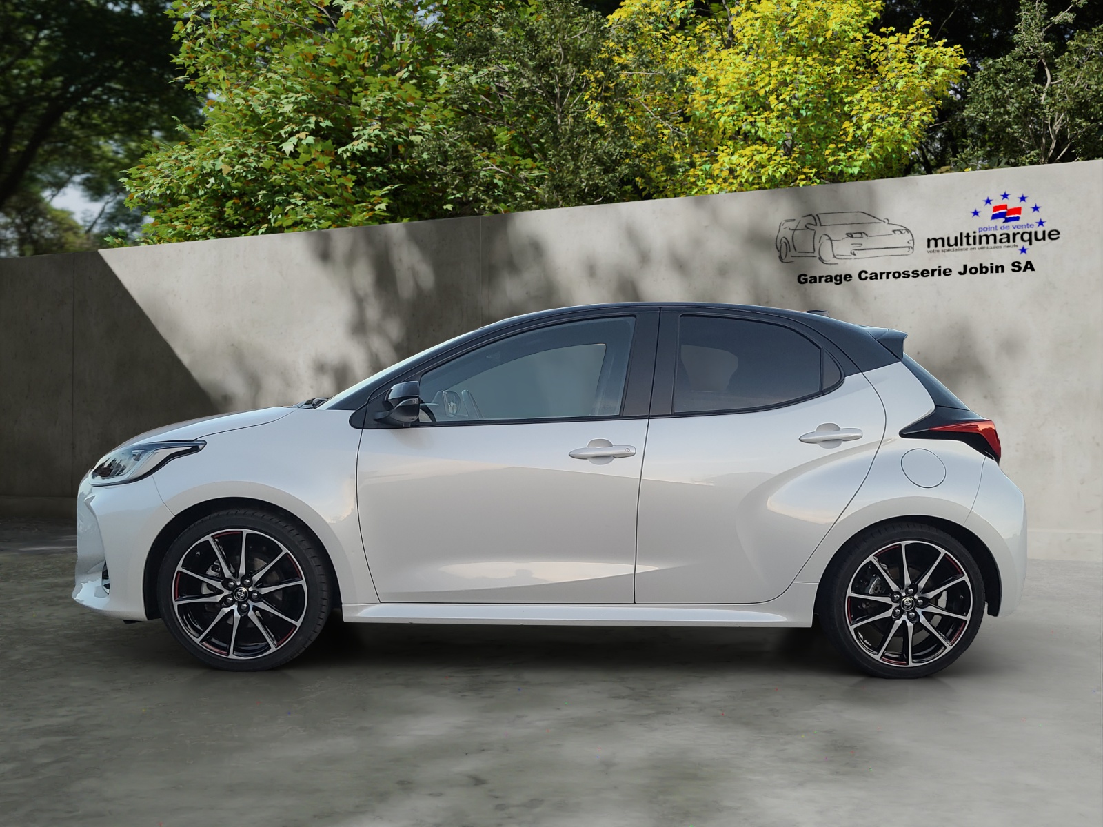 TOYOTA Yaris 1.5 GR Sport e-CVT-showroom-element-3