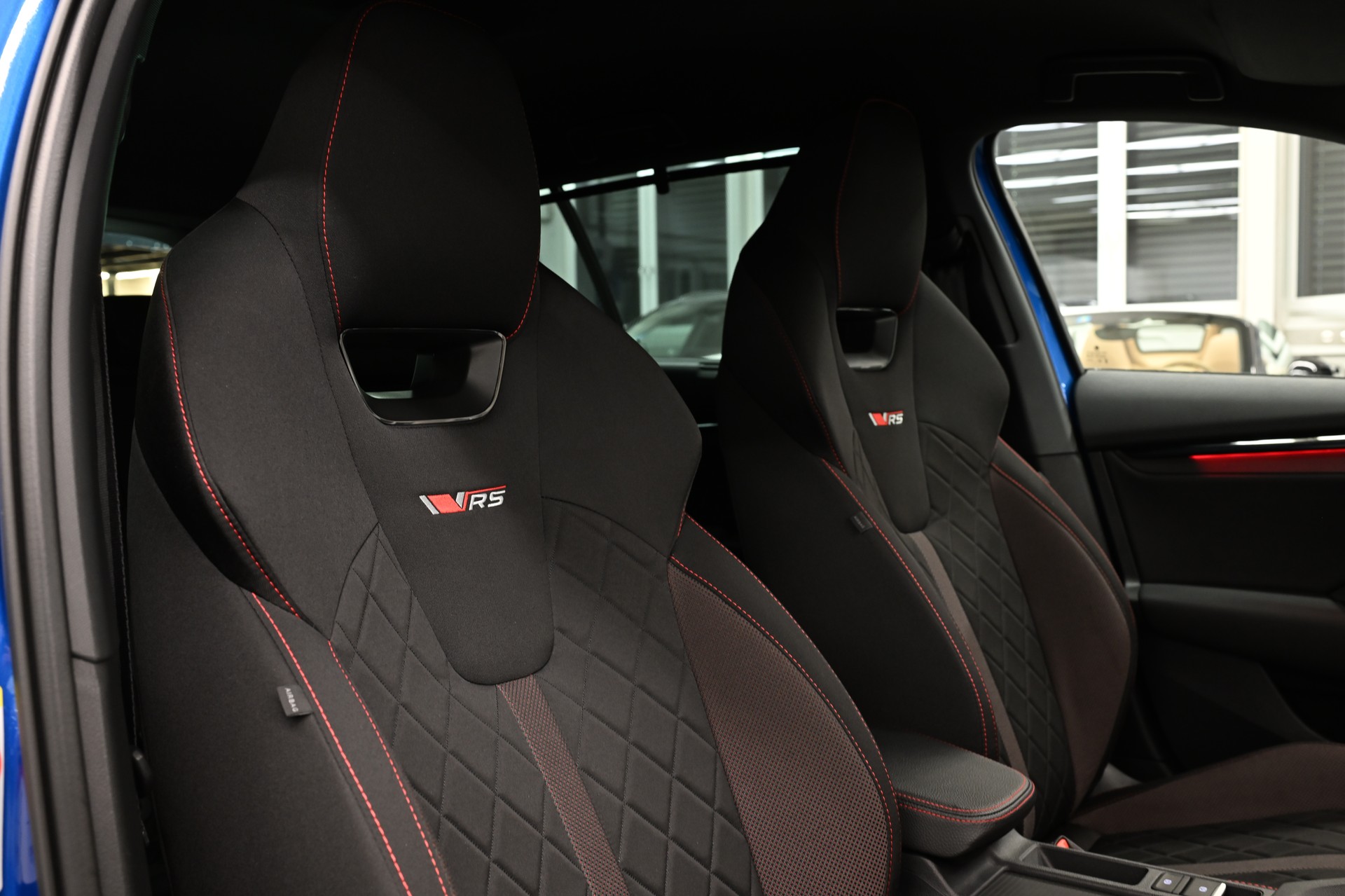 SKODA Octavia Combi 2.0 TSI RS DSG-image-11
