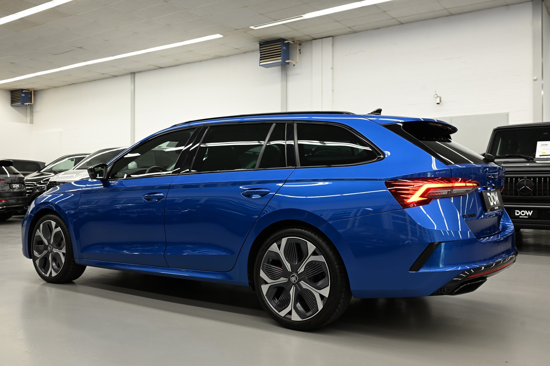 SKODA Octavia Combi 2.0 TSI RS DSG-image-4