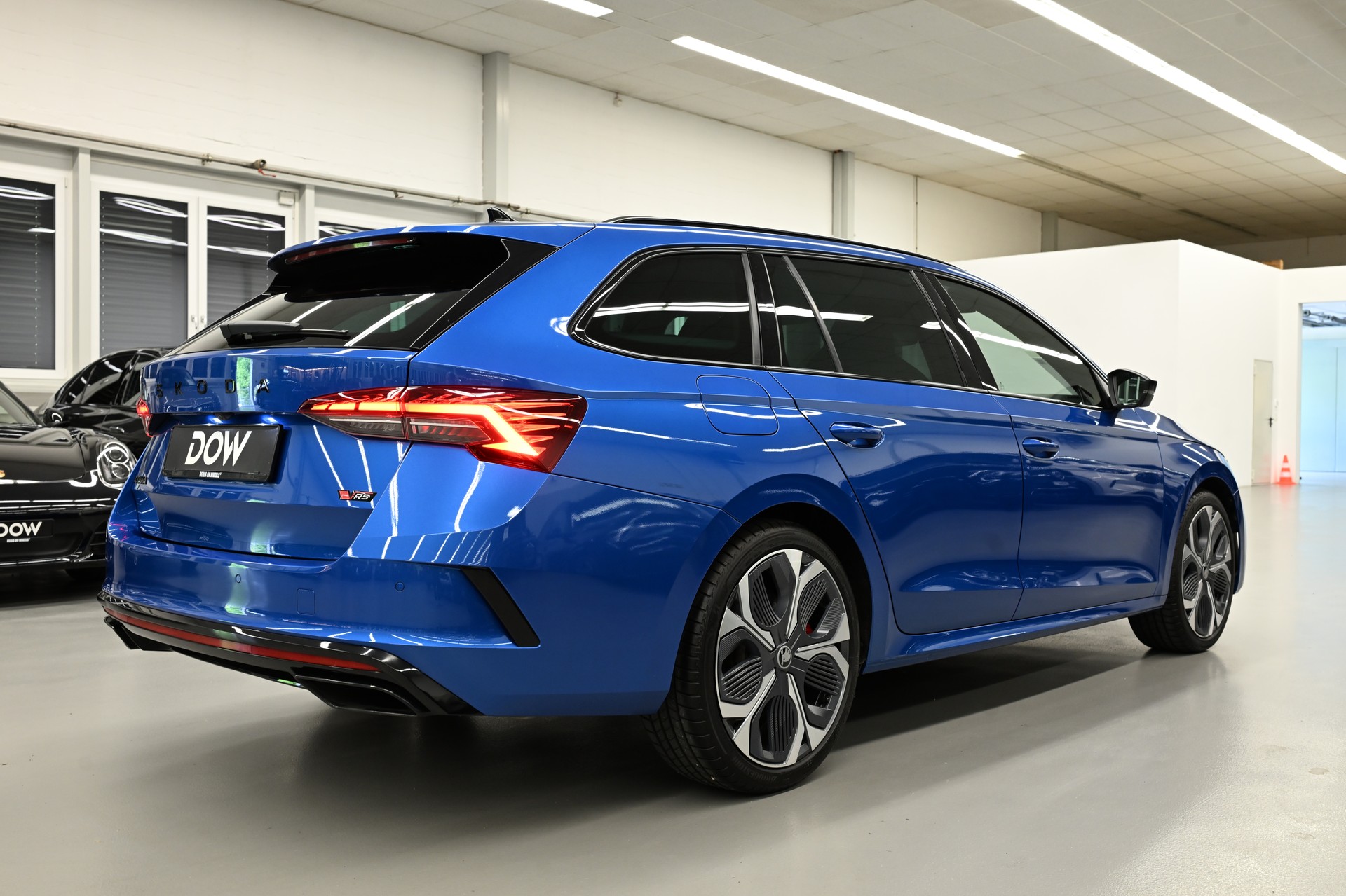 SKODA Octavia Combi 2.0 TSI RS DSG-showroom-element-3