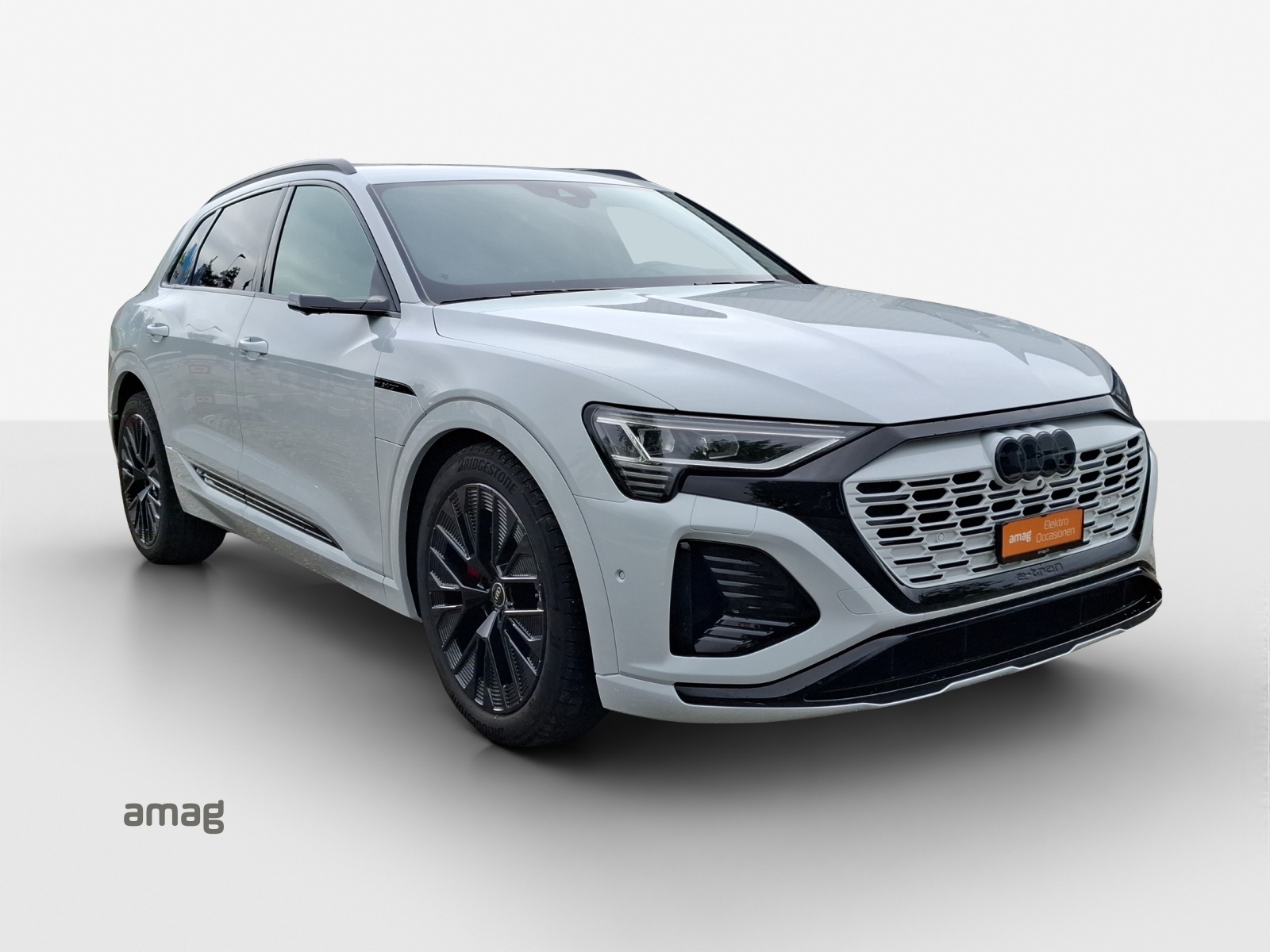 AUDI Q8 55 e-tron Black Edition quattro-image-6