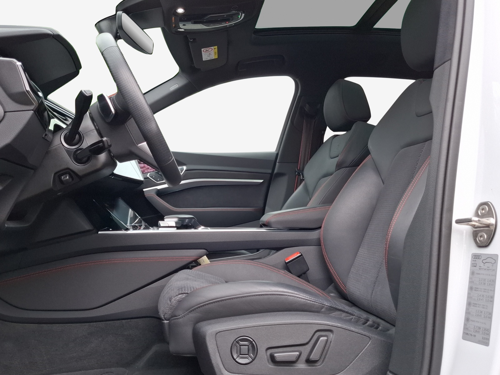 AUDI Q8 55 e-tron Black Edition quattro-image-8
