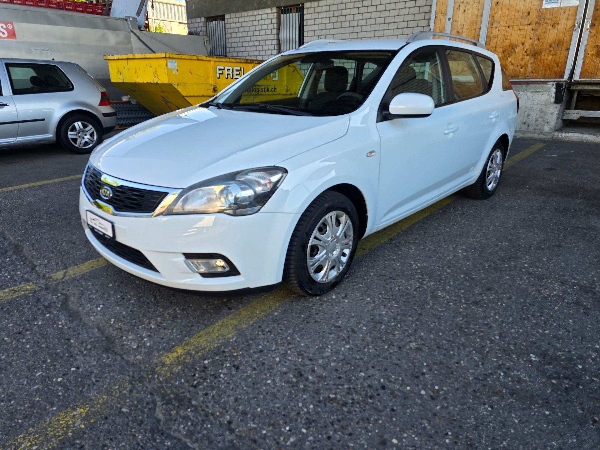 KIA Cee'd Sporty Wagon 1.6 16V Trend-showroom-element-2