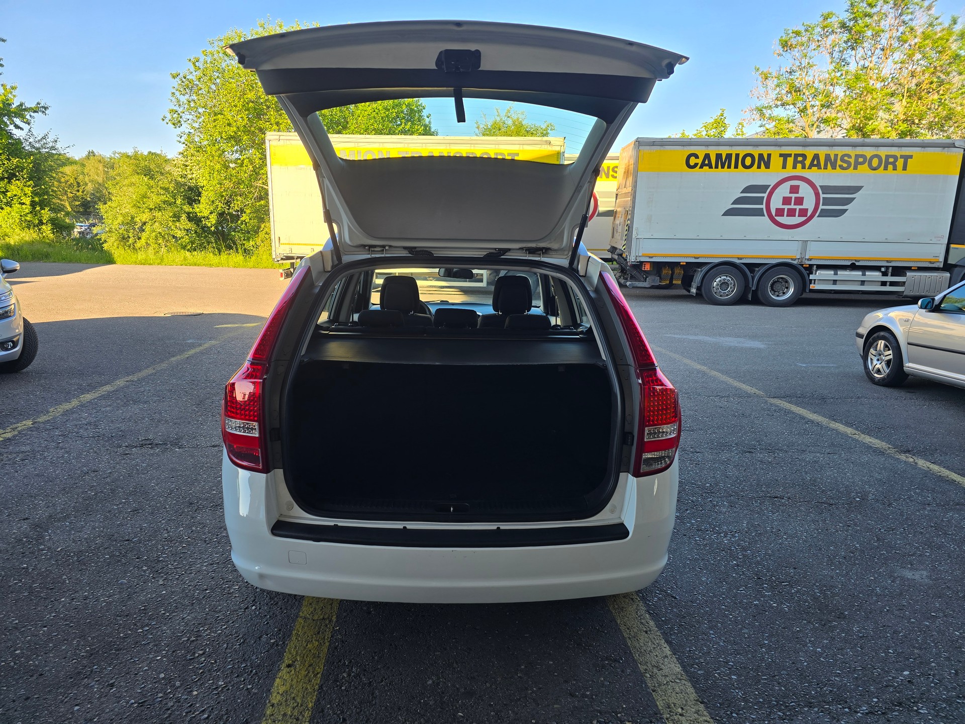 KIA Cee'd Sporty Wagon 1.6 16V Trend-image-6