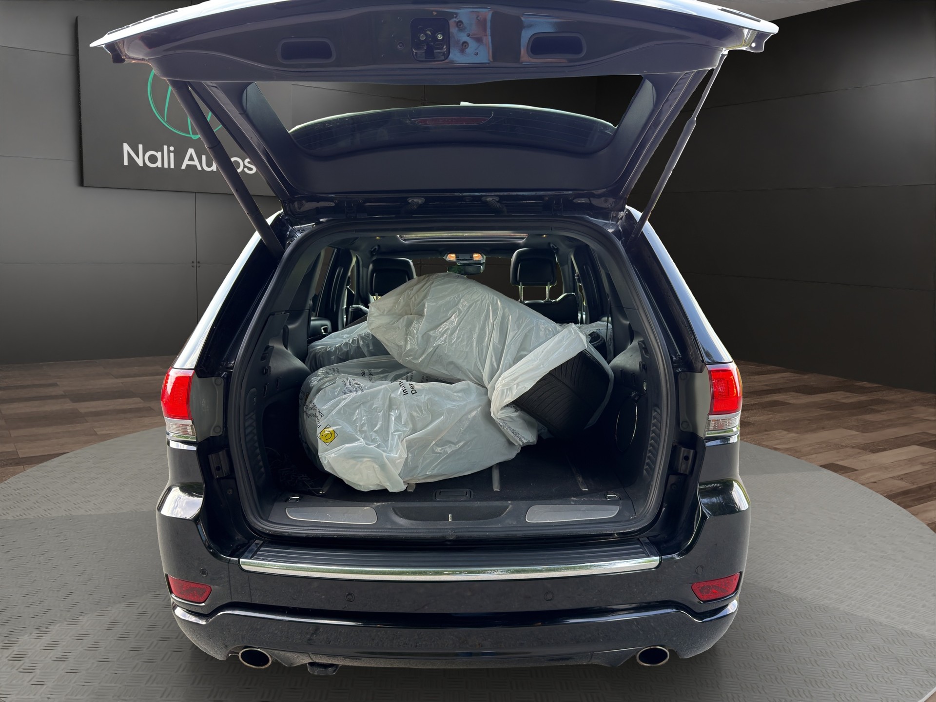 JEEP Grand Cherokee 3.0 CRD Overland Automatic-image-13
