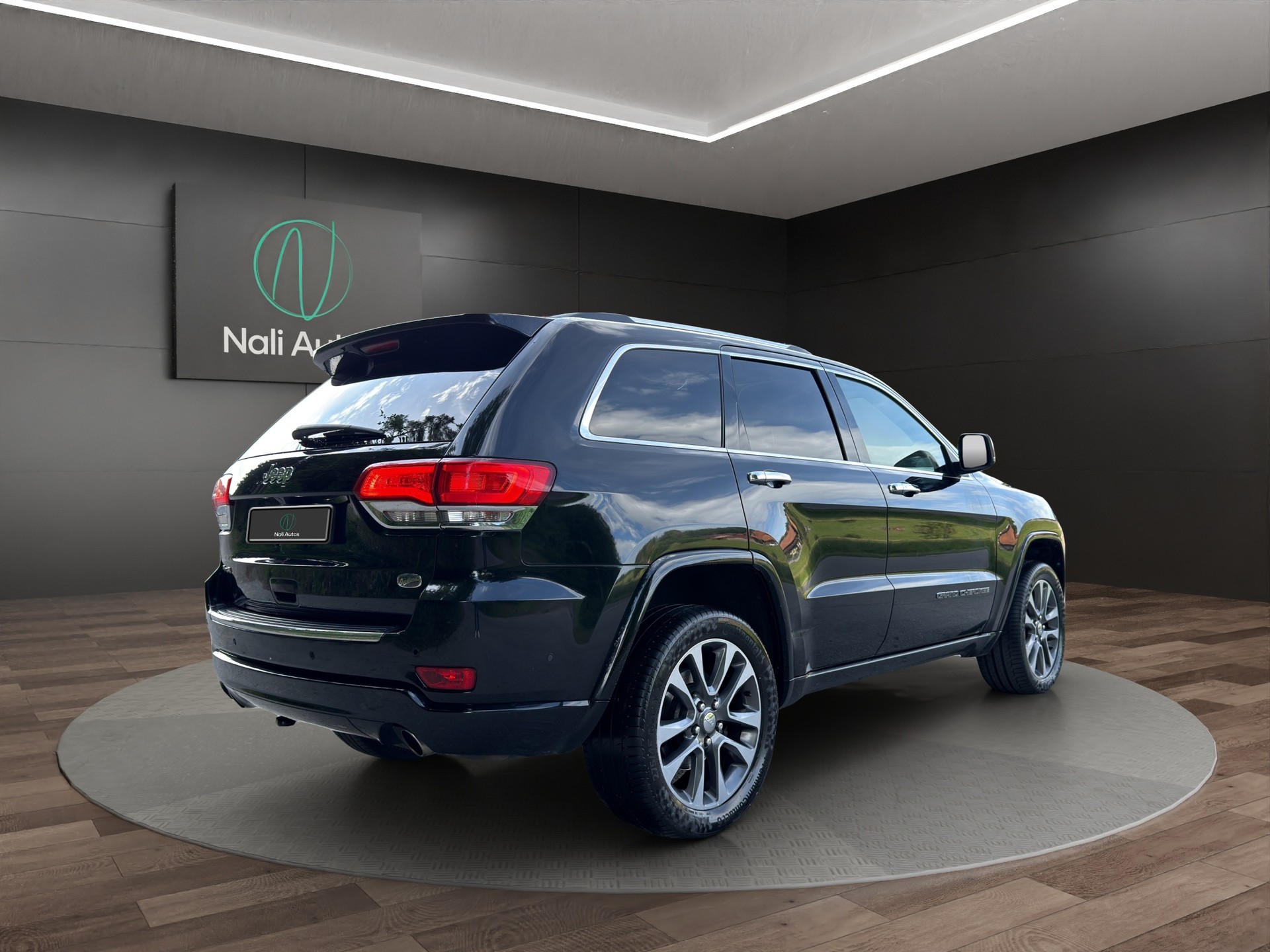 JEEP Grand Cherokee 3.0 CRD Overland Automatic-image-8